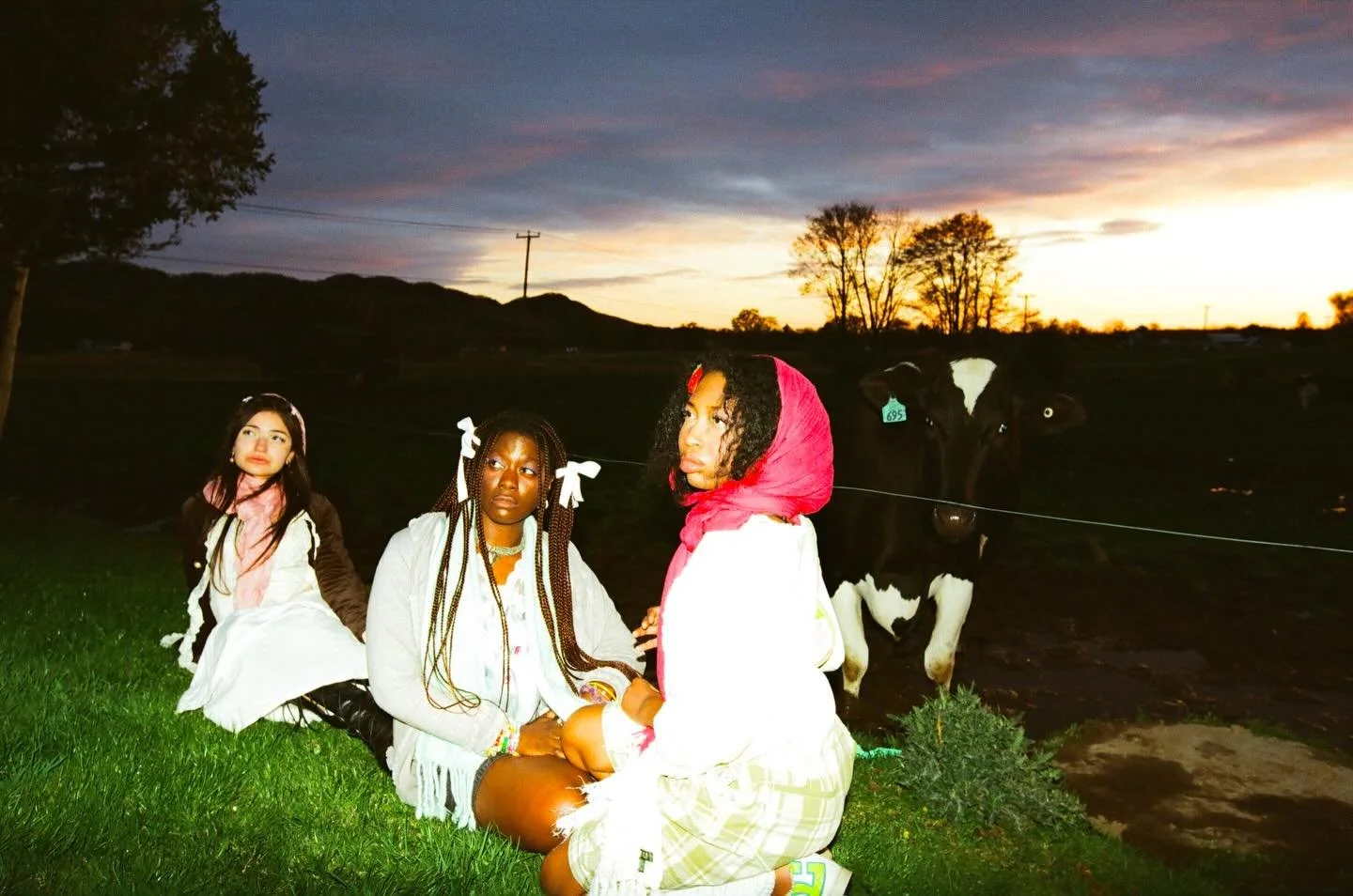 shoutout @nimishoyinka for reminding us that it&rsquo;s the 1 year anniversary of BUBBLE POP ELECTRIC ✨ grateful to have worked with so many amazing people on this shoot and excited to share even more with you all in 2026 x

photos by @minawillanderp