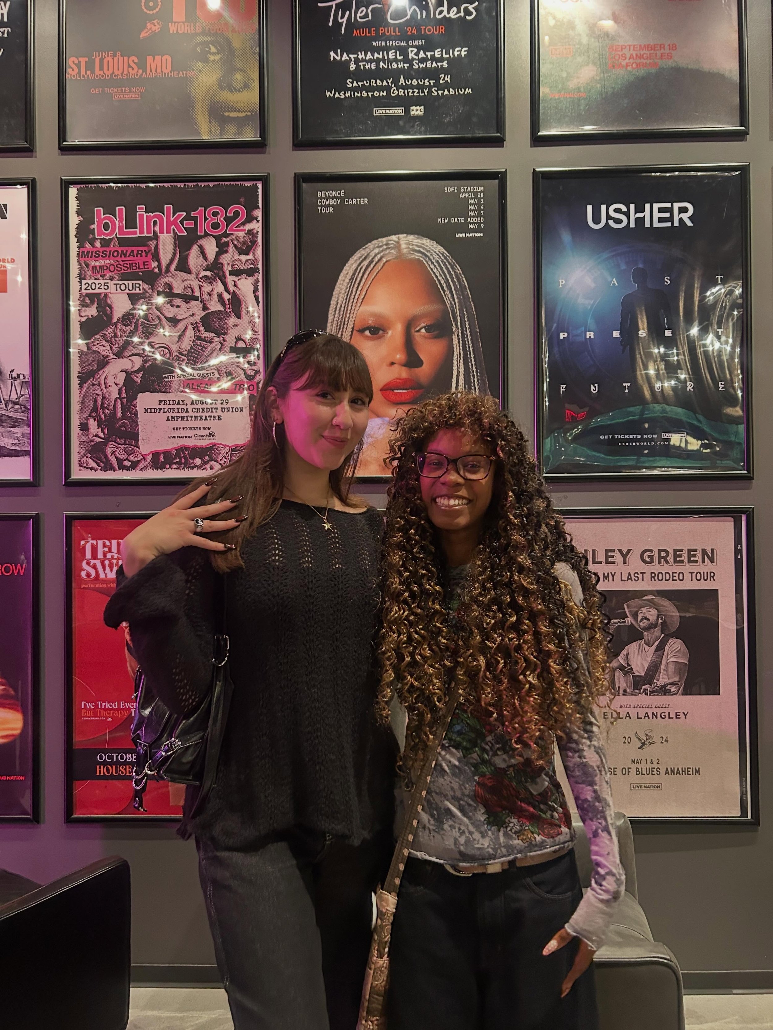 tonight our DWG founder @daphnerbryant got to reconnect with @faithinjupiter, an amazing music journalist that modeled for our BITTER merch collection back in 2024 and has since gone on to start her own publication @lifeonjupitermag <33 please mak