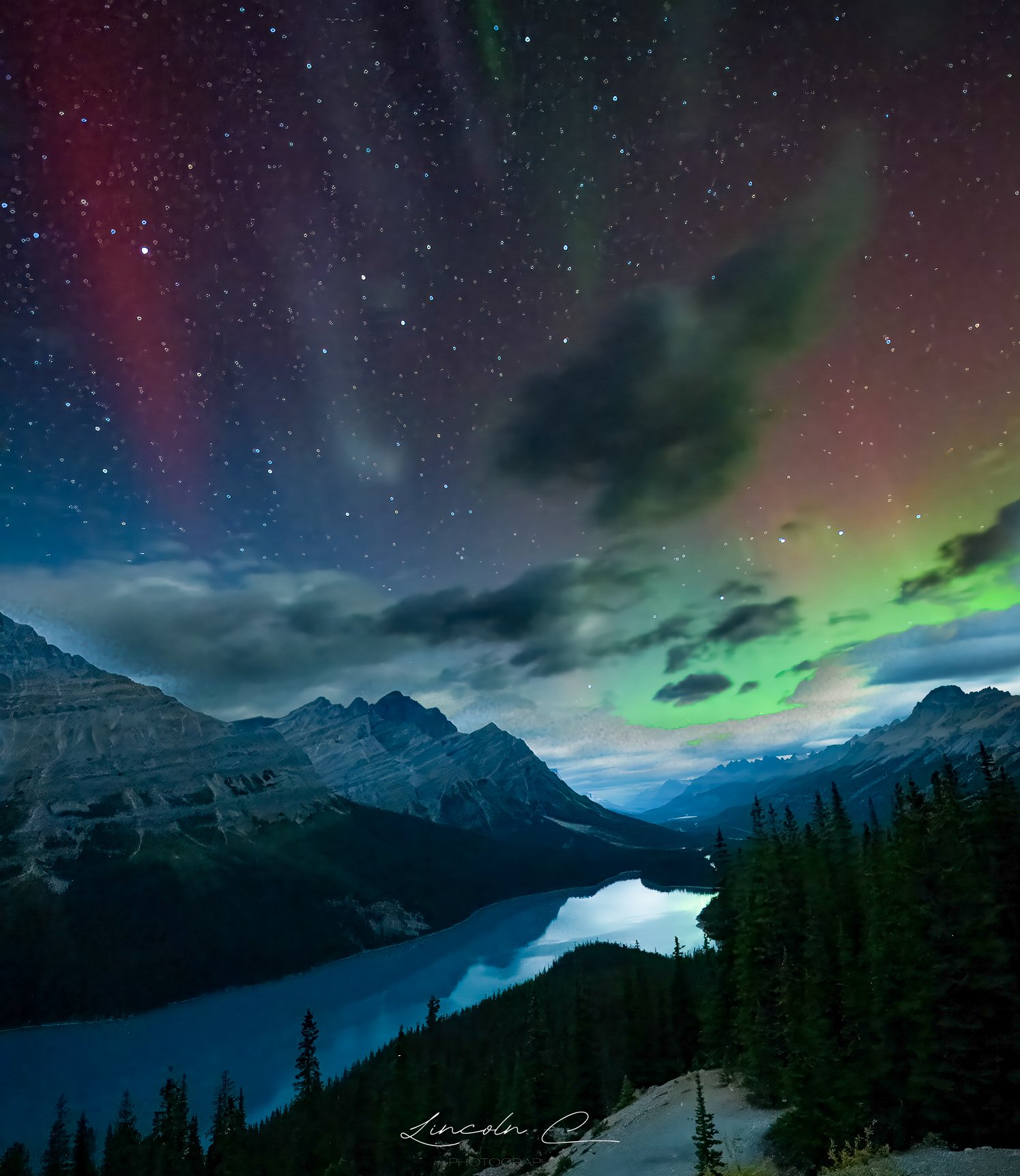 Aurora by Peyto Lake Banff.jpg