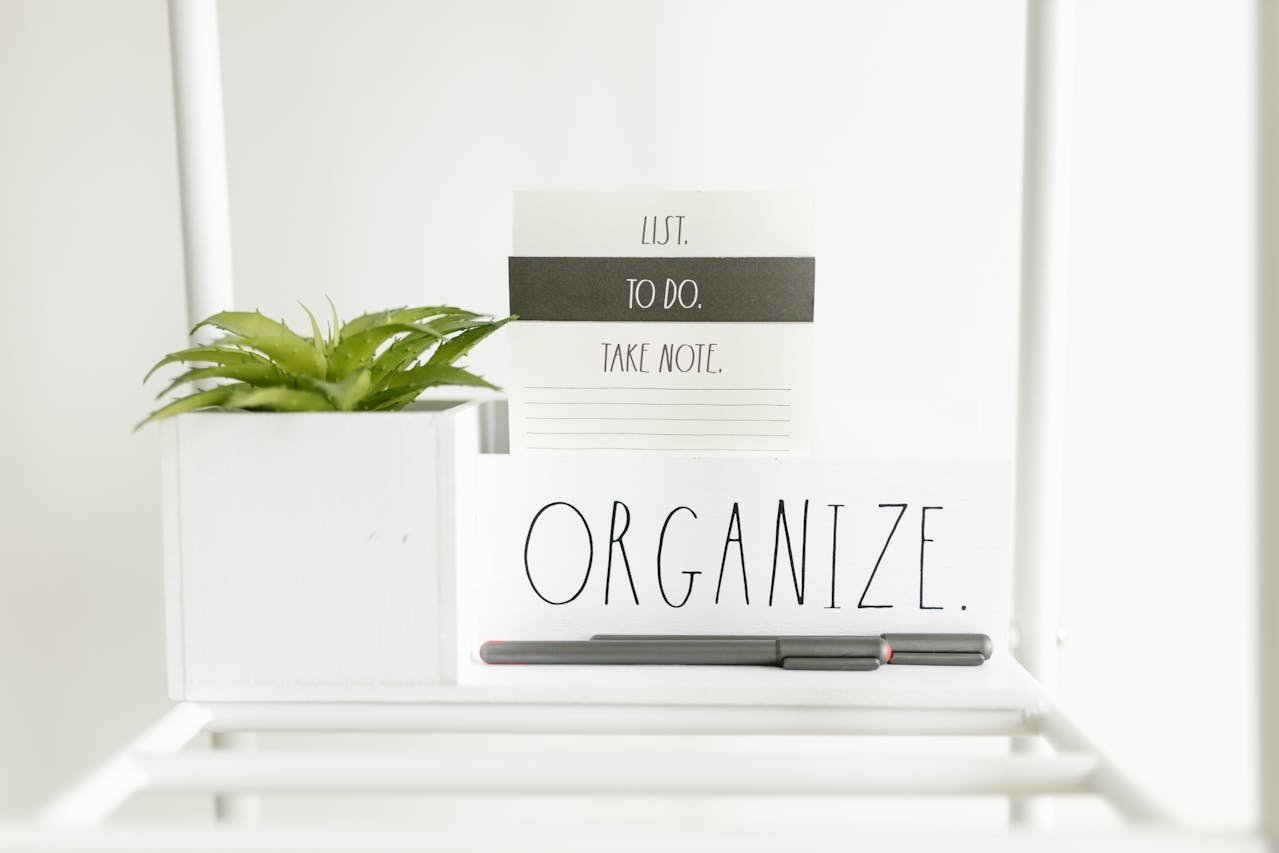 10 Tasks You Should Delegate To A Virtual Assistant…Your Job