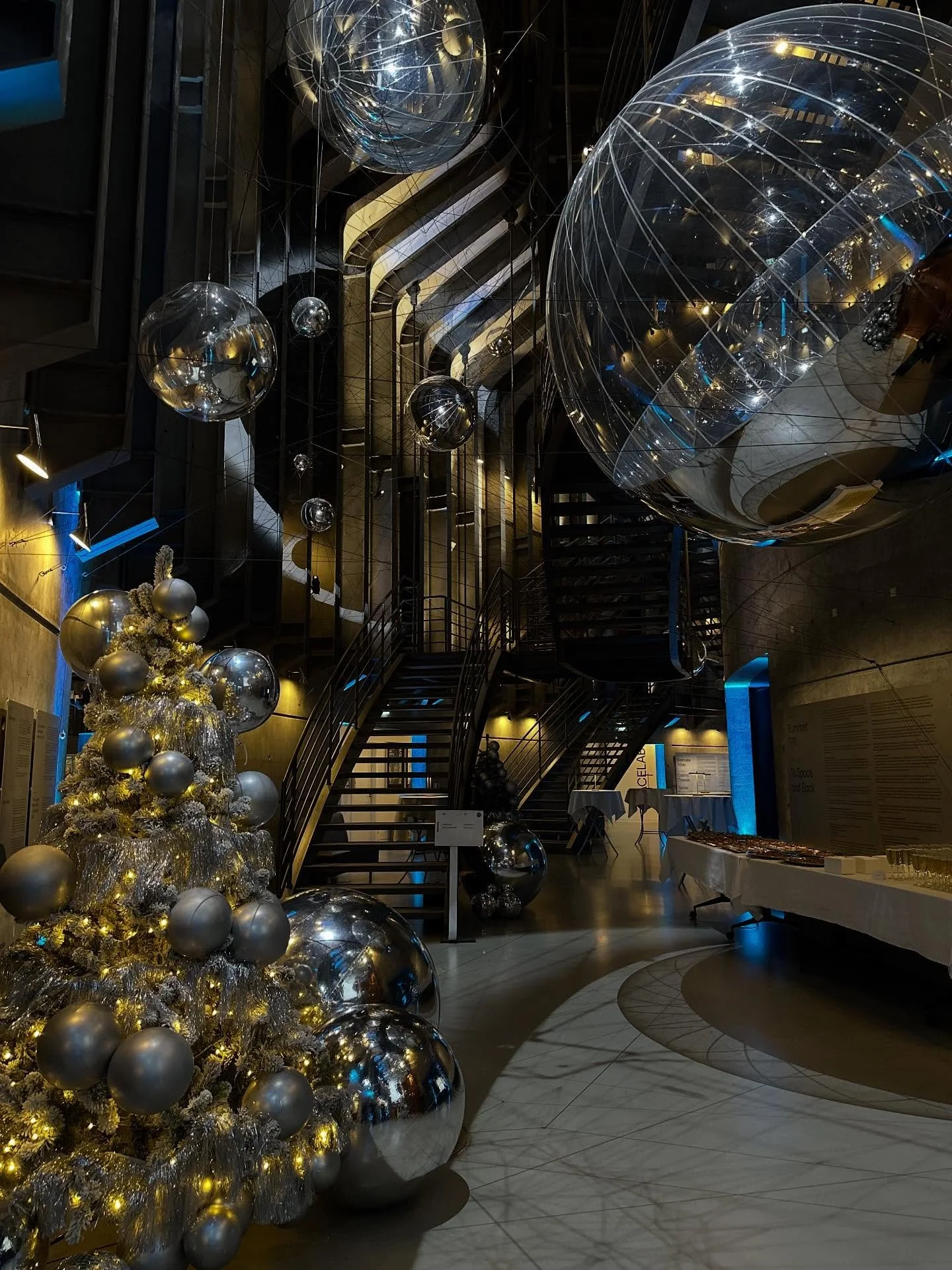 Gl&aelig;delig jul fra hele Pift-teamet🌲🌲🌲

December har v&aelig;ret en fuldst&aelig;ndig vanvittig m&aring;ned, fyldt med de sjoveste og fedeste stylingopgave! Og en af vores yndlingsstylinger var helt klart denne eksklusive dekorationsopgave p&a