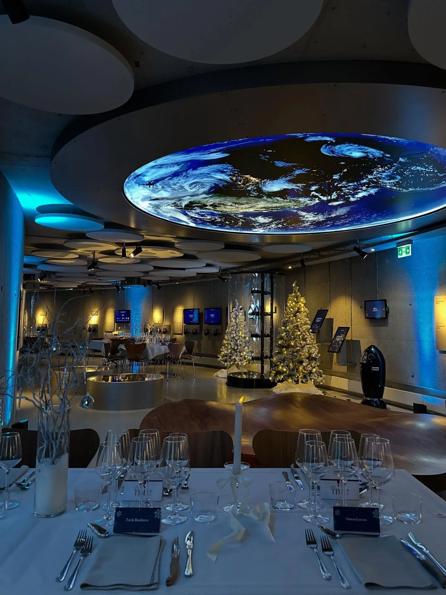 Lidt flere billeder fra en styling, som vi var vilde med, p&aring; en lokation som vi var liges&aring; vilde med 🤍 

#pift #pifteventbureau #detekstrapift #eventstyling #dekoration #whitewonderland #julefest #styling #eventbureau