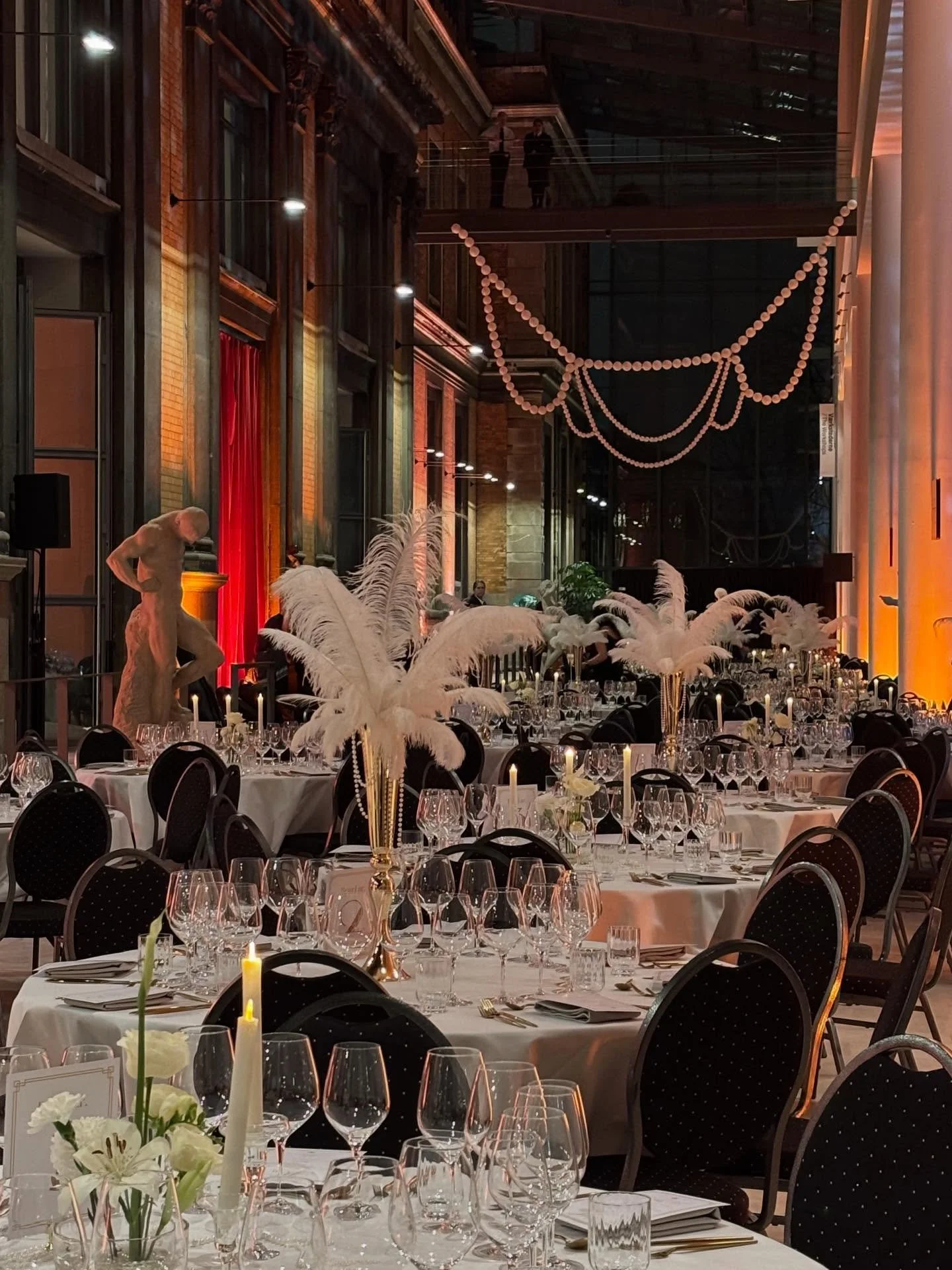 1920&rsquo;er styling p&aring; @smkmuseum 🕊️🎷 

I sidste weekend kulminerede flere m&aring;neders planl&aelig;gning og vi m&aring; indr&oslash;mme, at det helt klart er en af vores favorit stylings og lokation indtilvidere!!!

Et 1920&rsquo;er tema