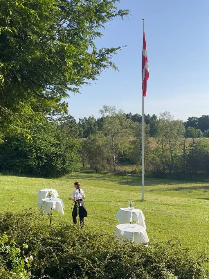 Skal du giftes i 2026?💍 

Hos Pift har vi det helt perfekte personale, til at tage h&aring;nd om jer og jeres g&aelig;ster p&aring; den store dag✨ 

Vi forst&aring;r vigtigheden af god service og overblik! Personalet spiller en afg&oslash;rende roll