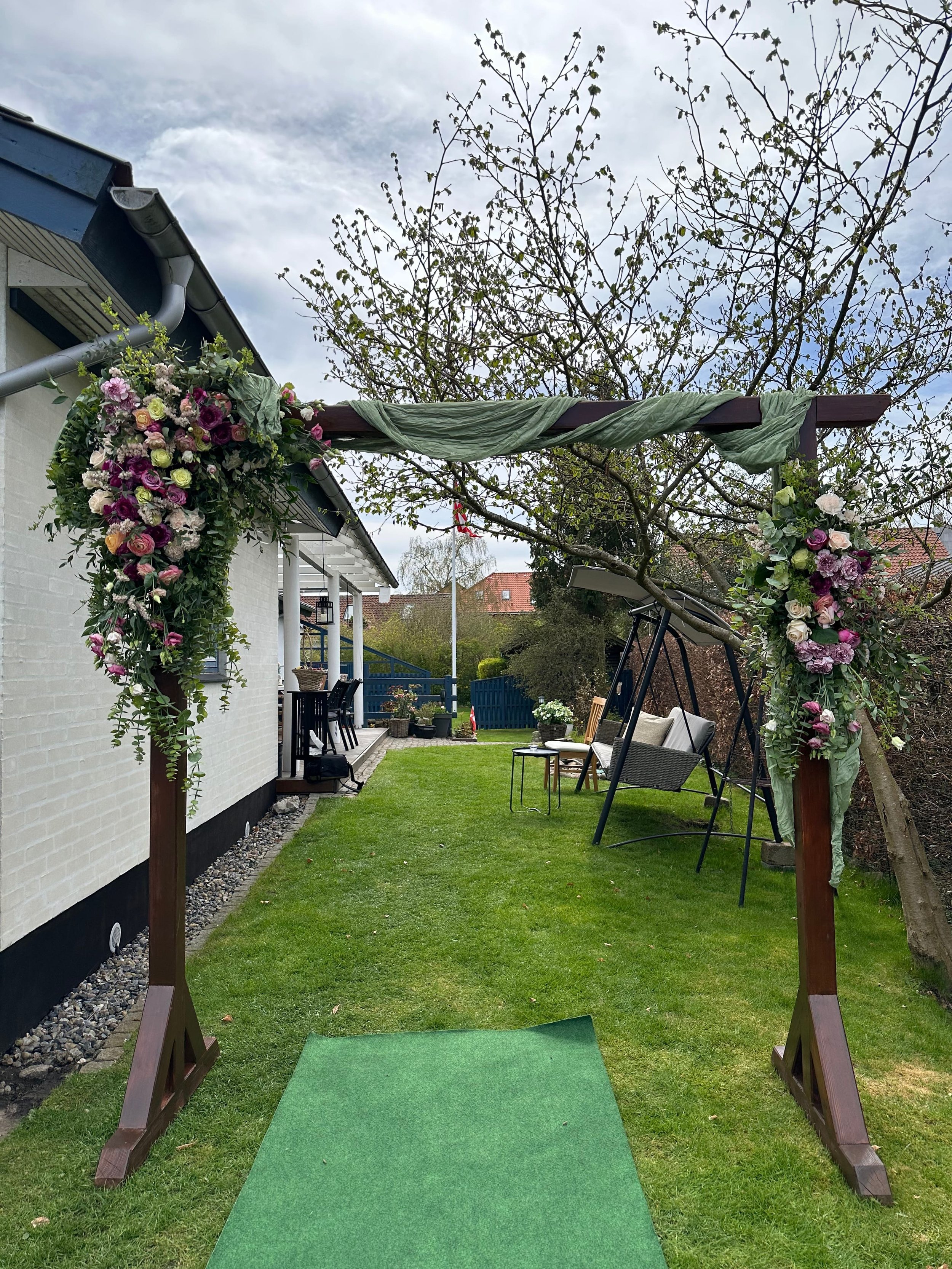 bryllups-arch-dekoration-pift-eventbureau.jpg