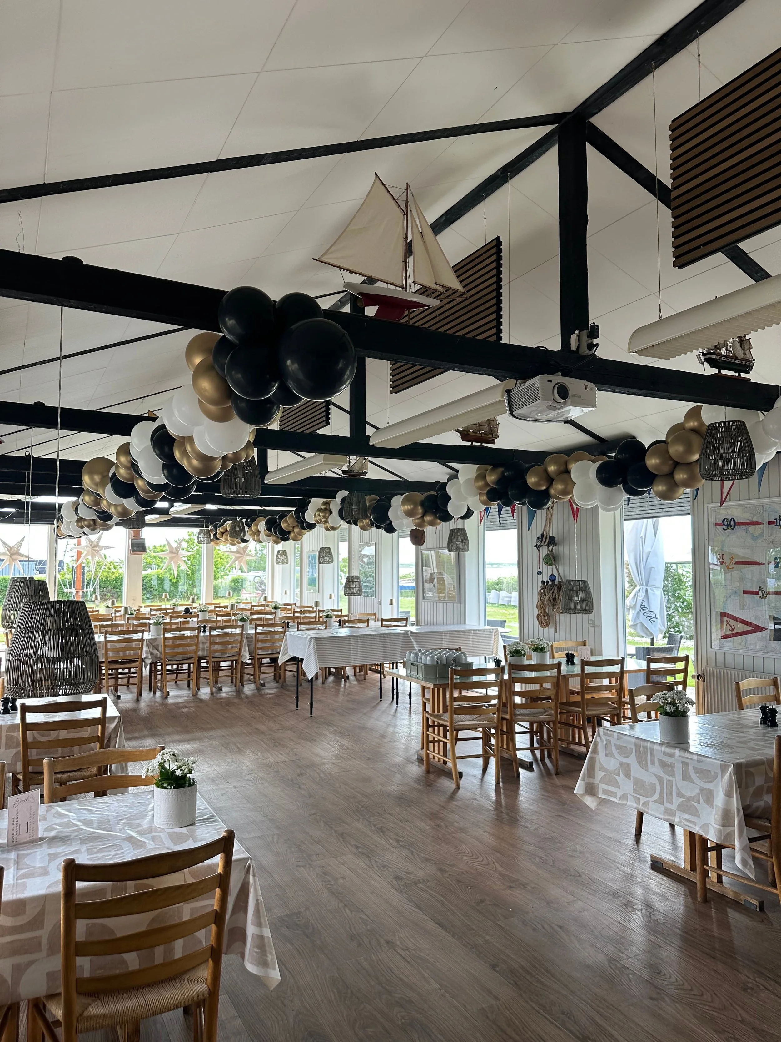 Pift-eventbureau-ballondekoration-konfirmation.jpg