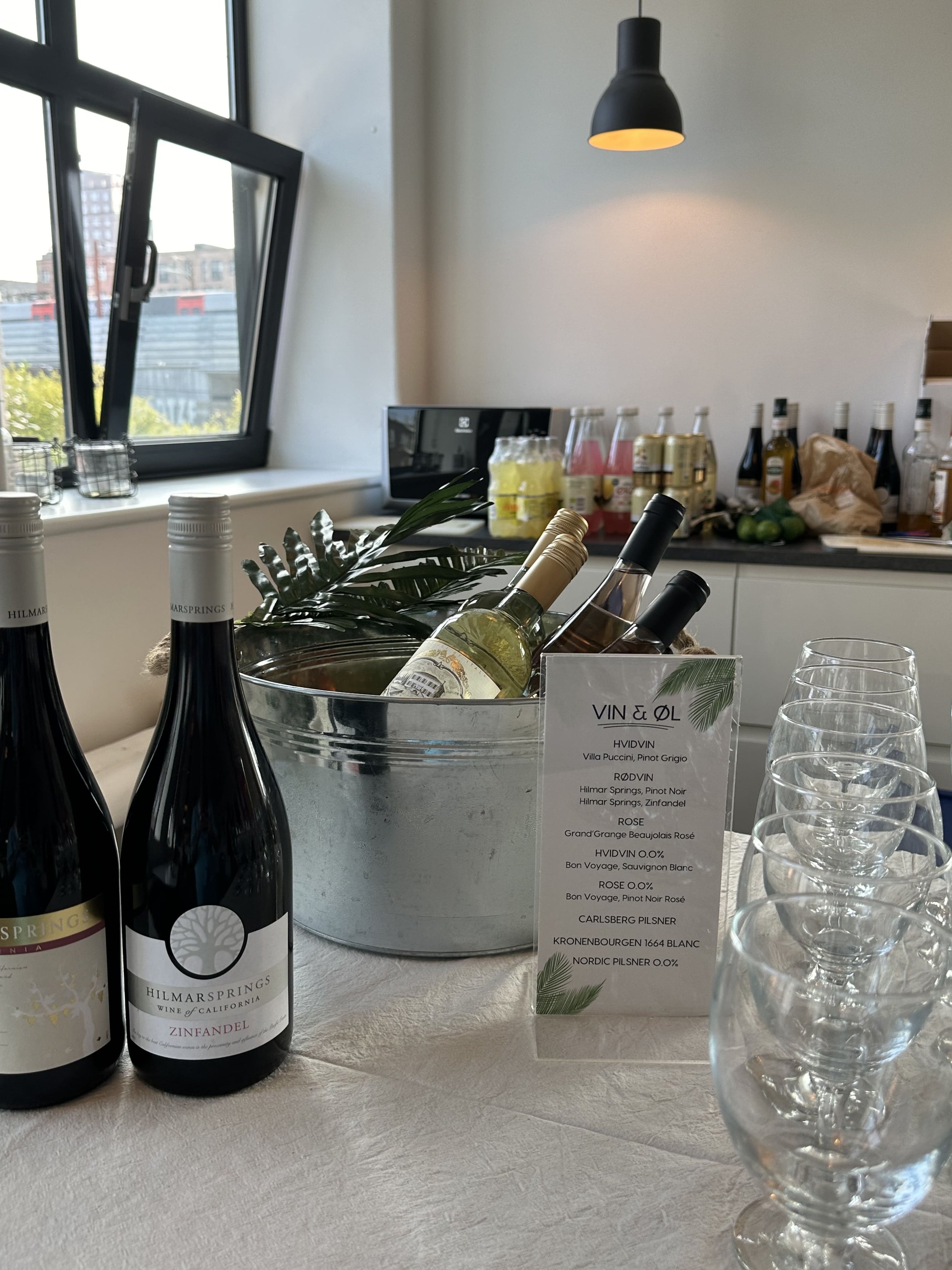 Pift-eventbureau-Billetkontoret-housewarming-barafvikling-drinks.jpg