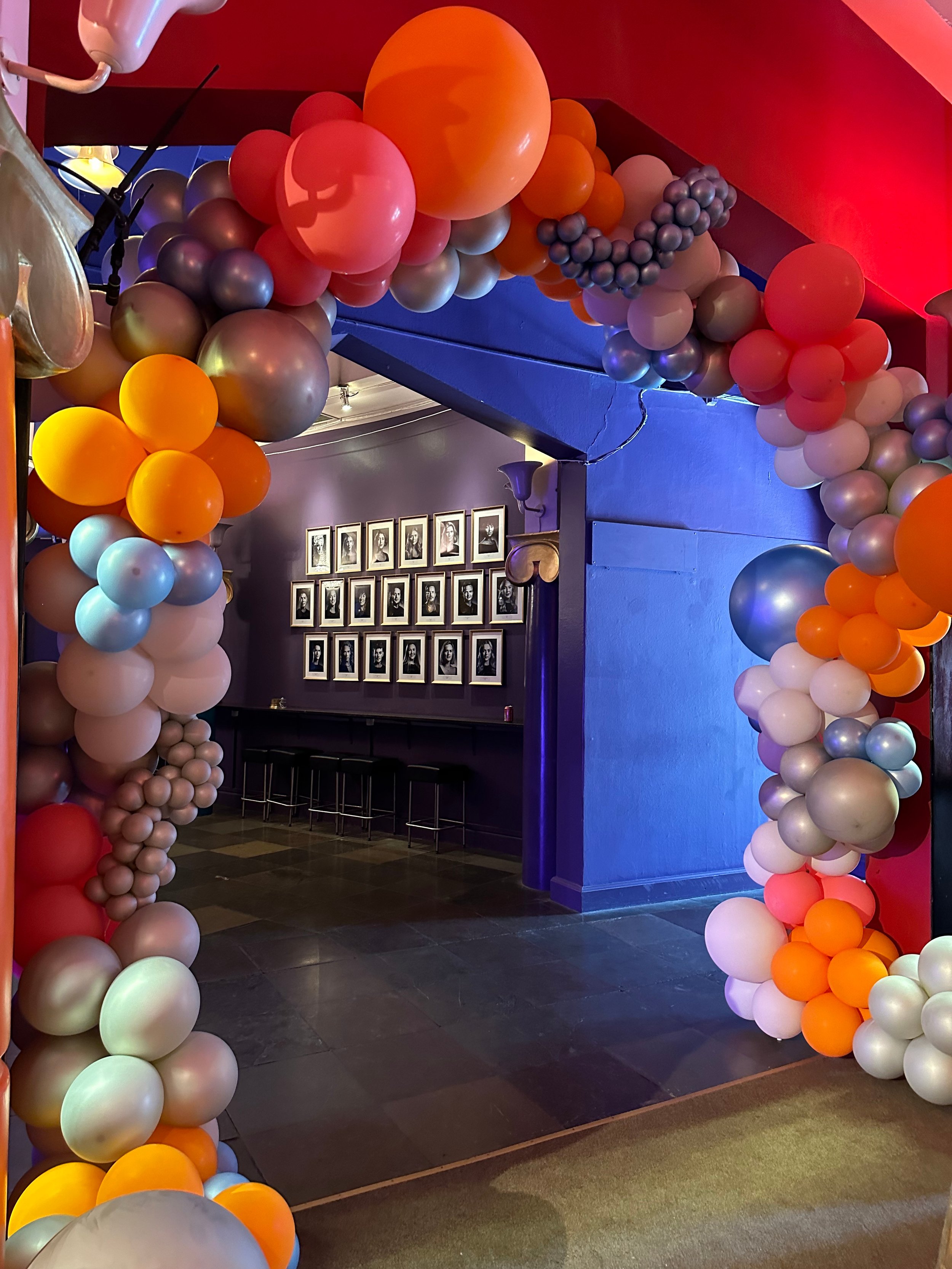 Pift-eventbureau-Wallmans-Curkusbygningen-balloner-portal.jpg