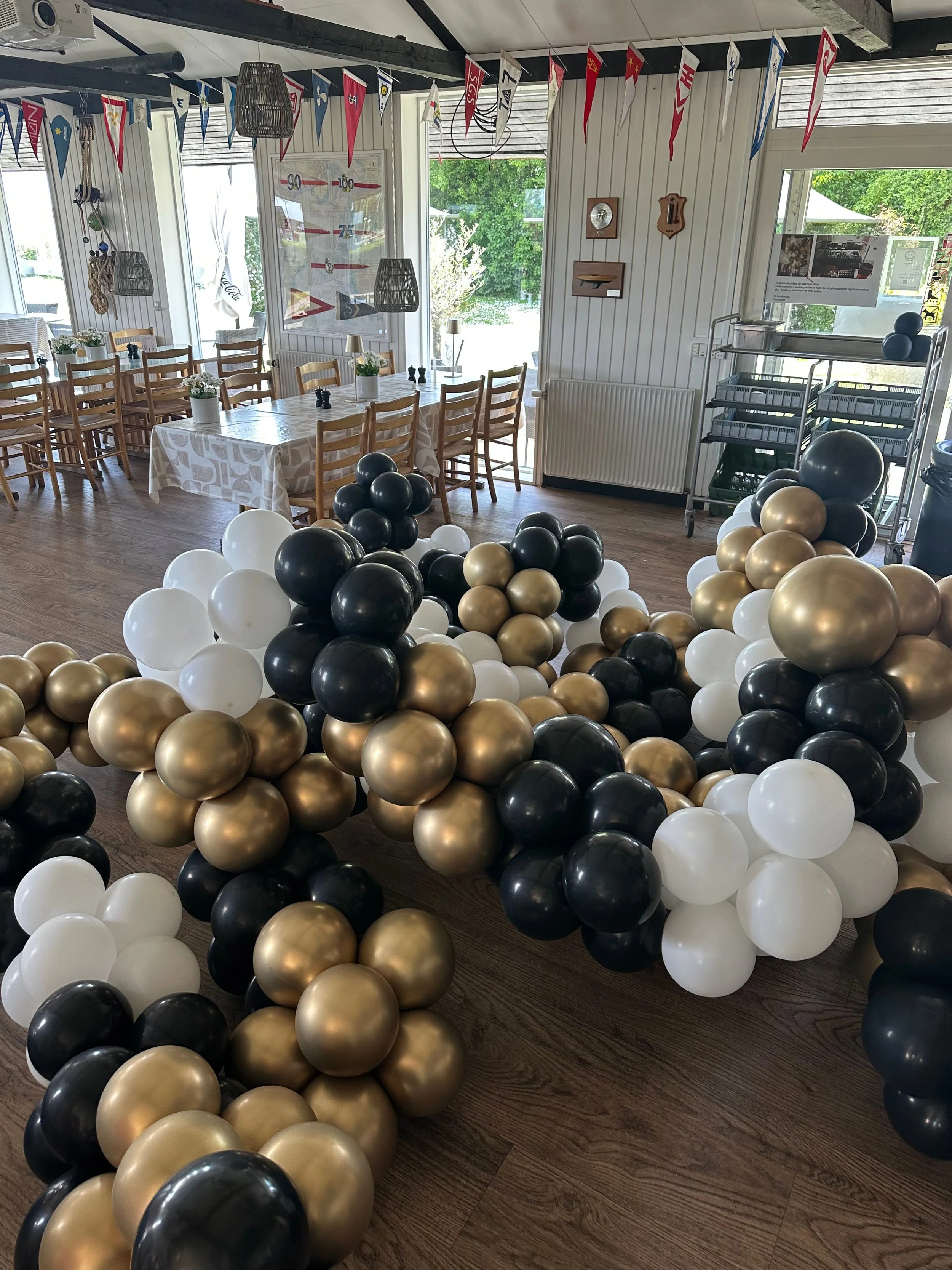 Pift-eventbureau-ballondekoration-konfirmation.jpg