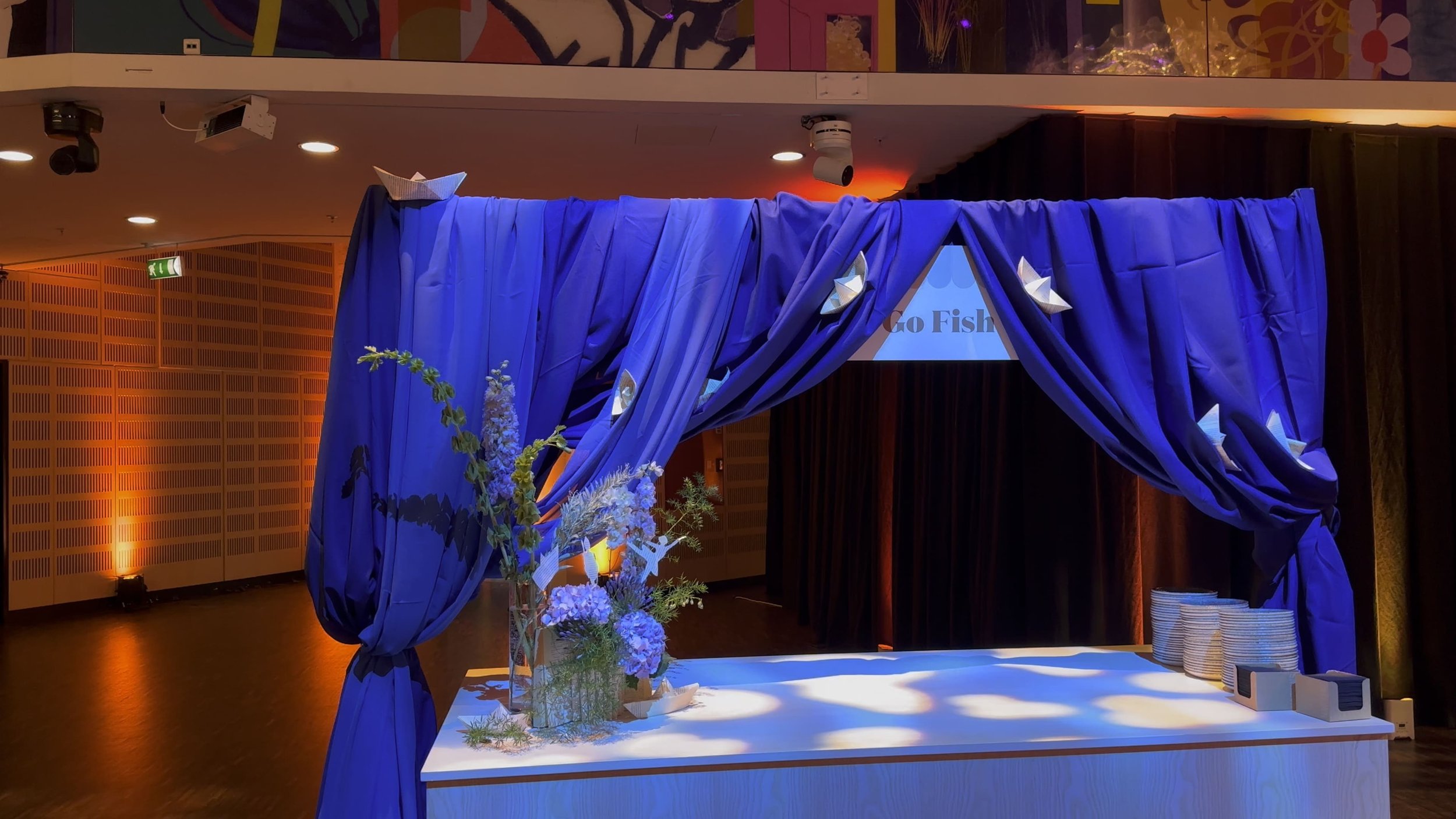 Pift-eventbureau-Tivoli-hotel-Congress-blomster-dekoration-drapering-eventyr.jpg