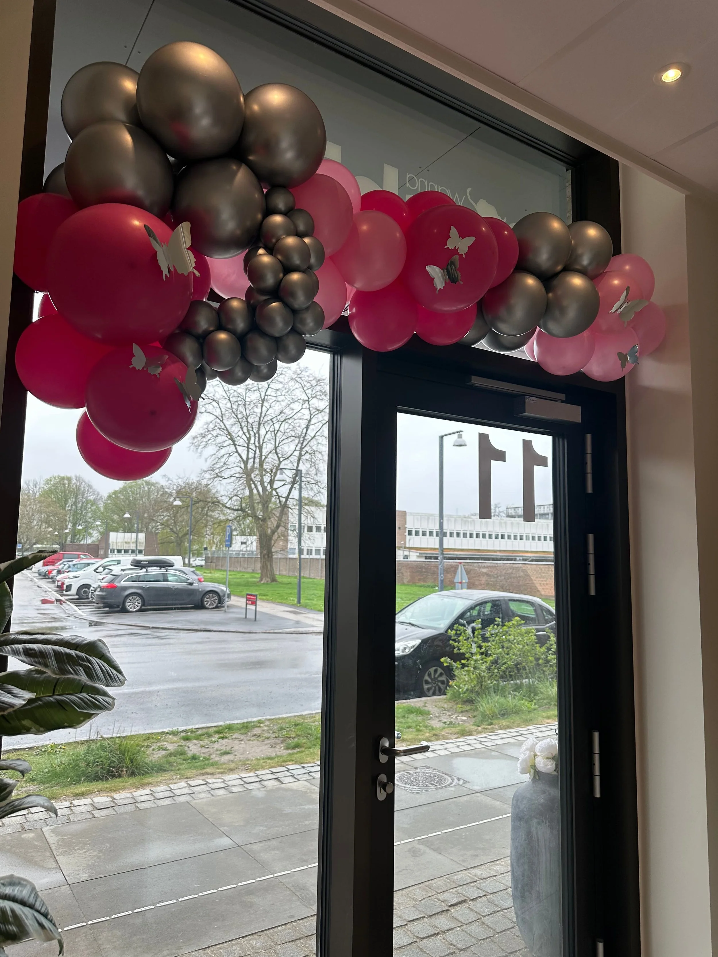 Pift-eventbureau-ballondekoration-wannashine.jpg
