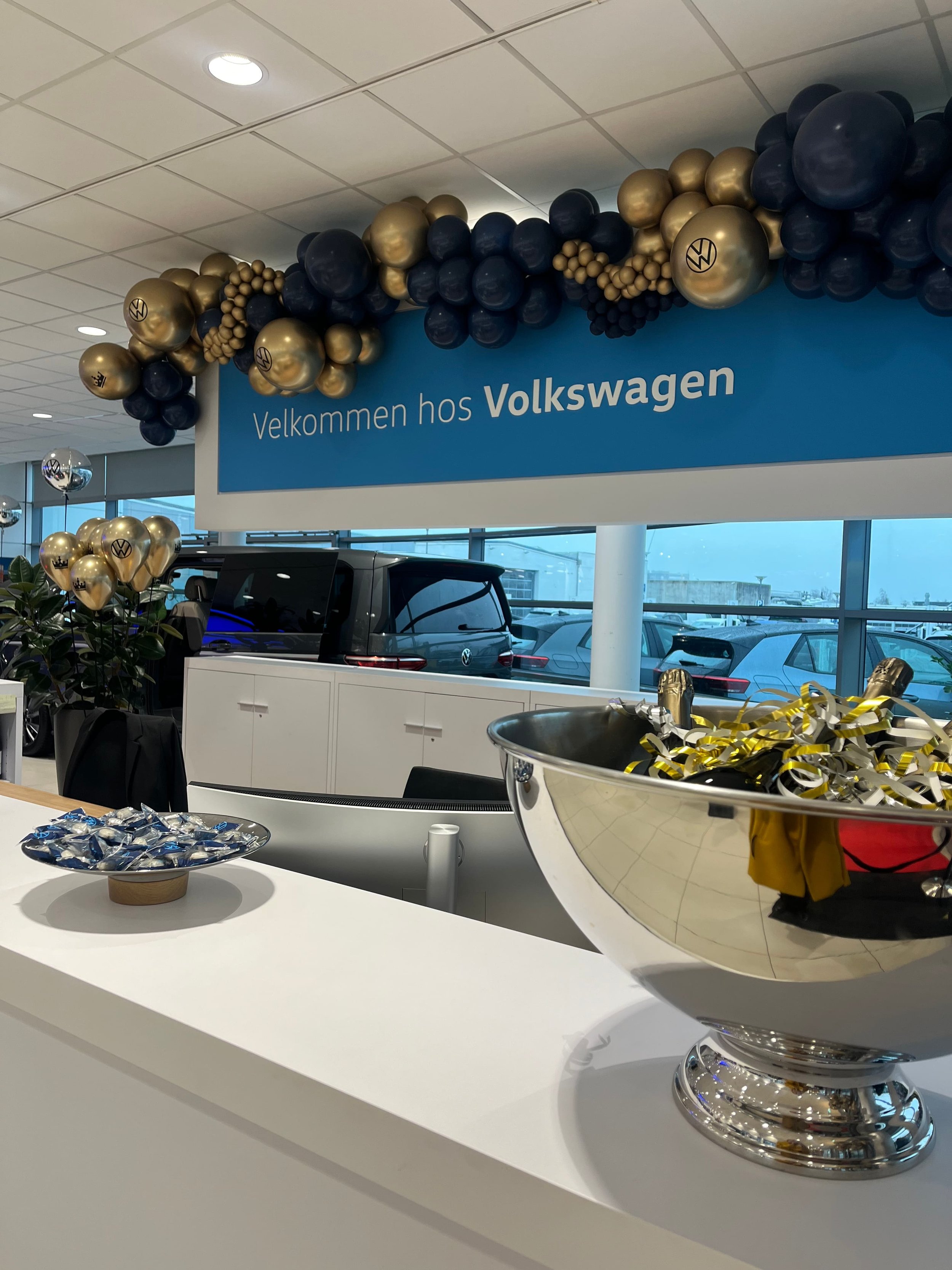 kroning-kong-frederik-ballon-dekoration-volkswagen-pift-eventbureau.jpg