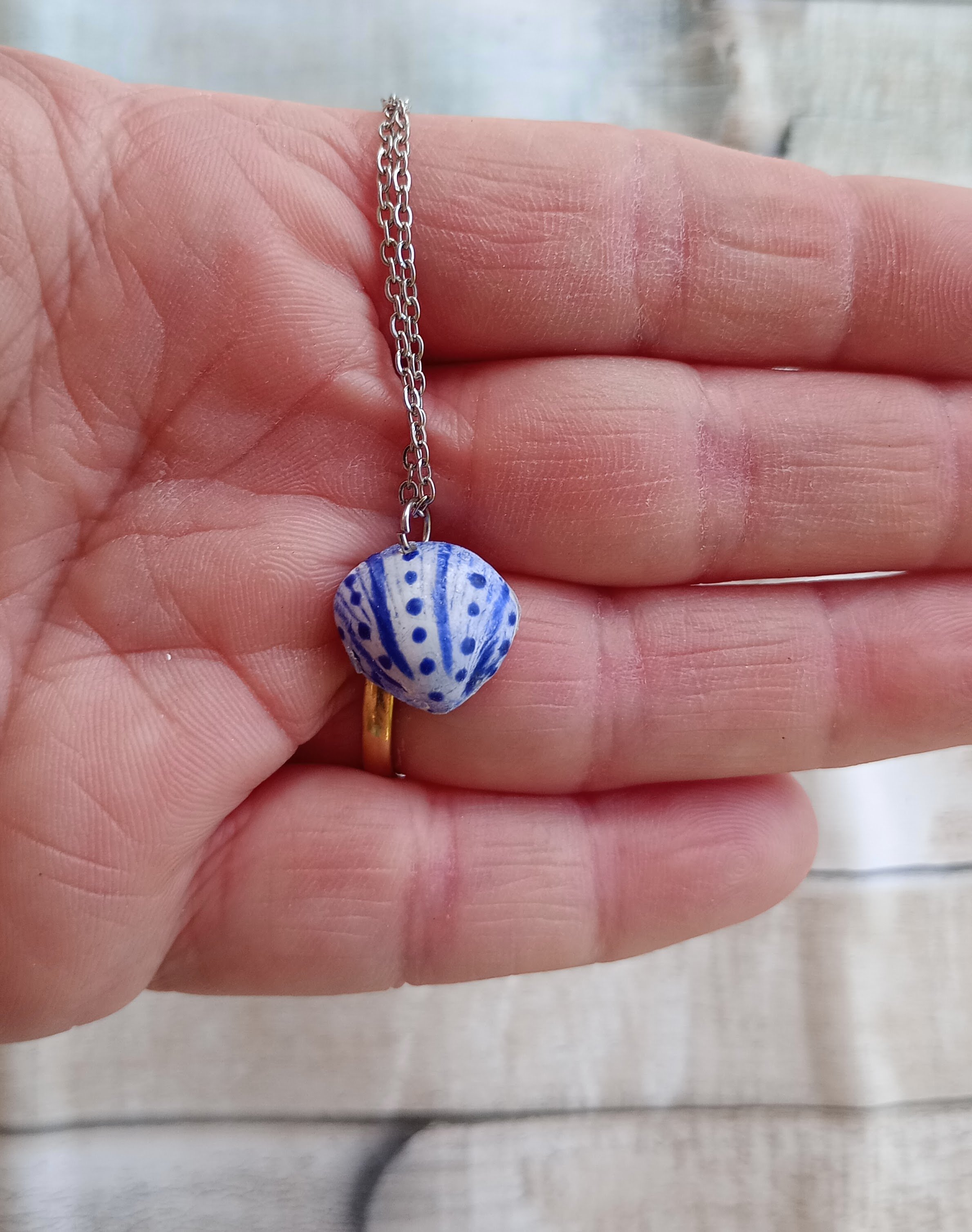 Shells Blue & White Pendant Size.jpg
