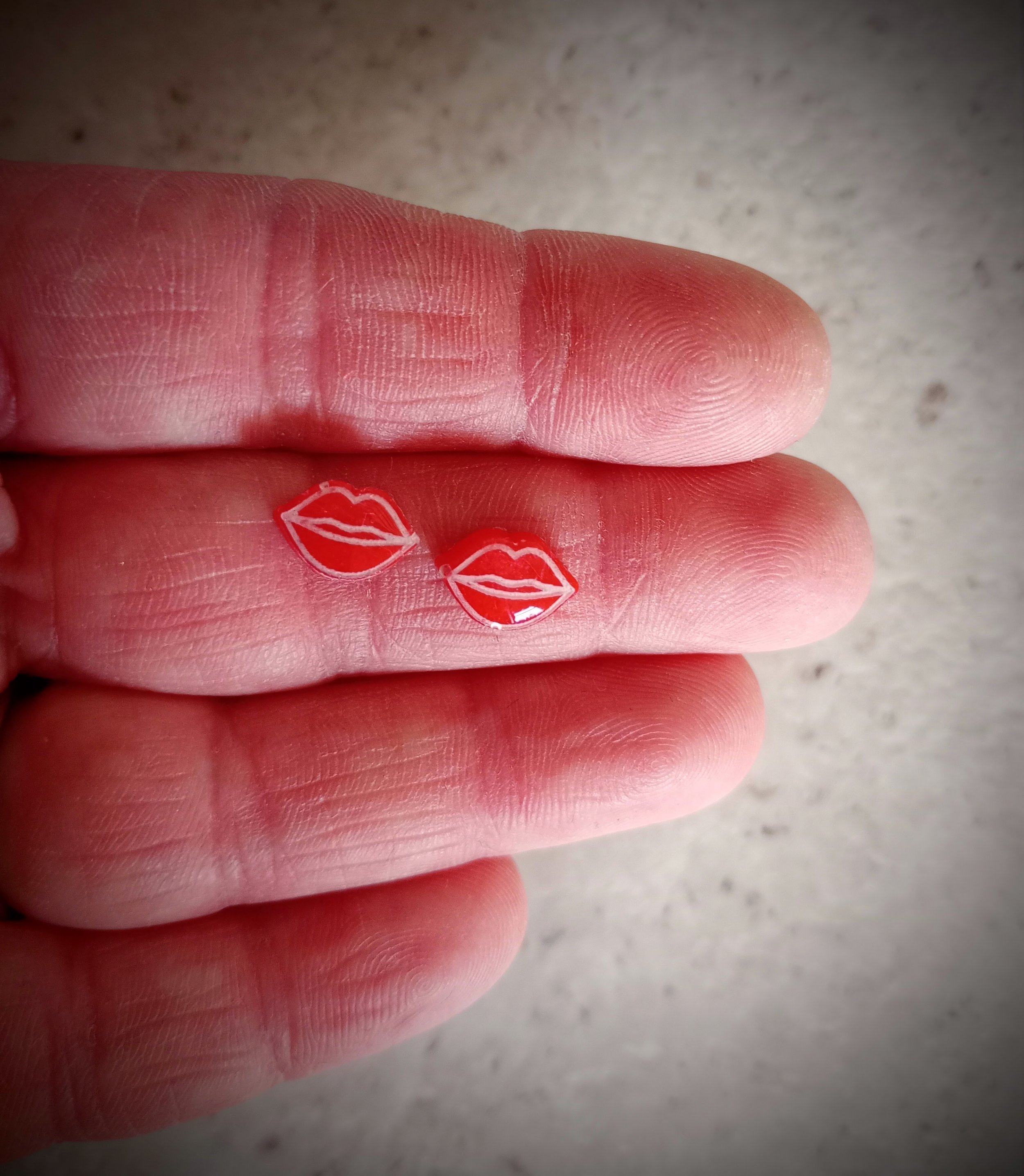 Lips Red Small Resin Stud Earrings Size.jpg
