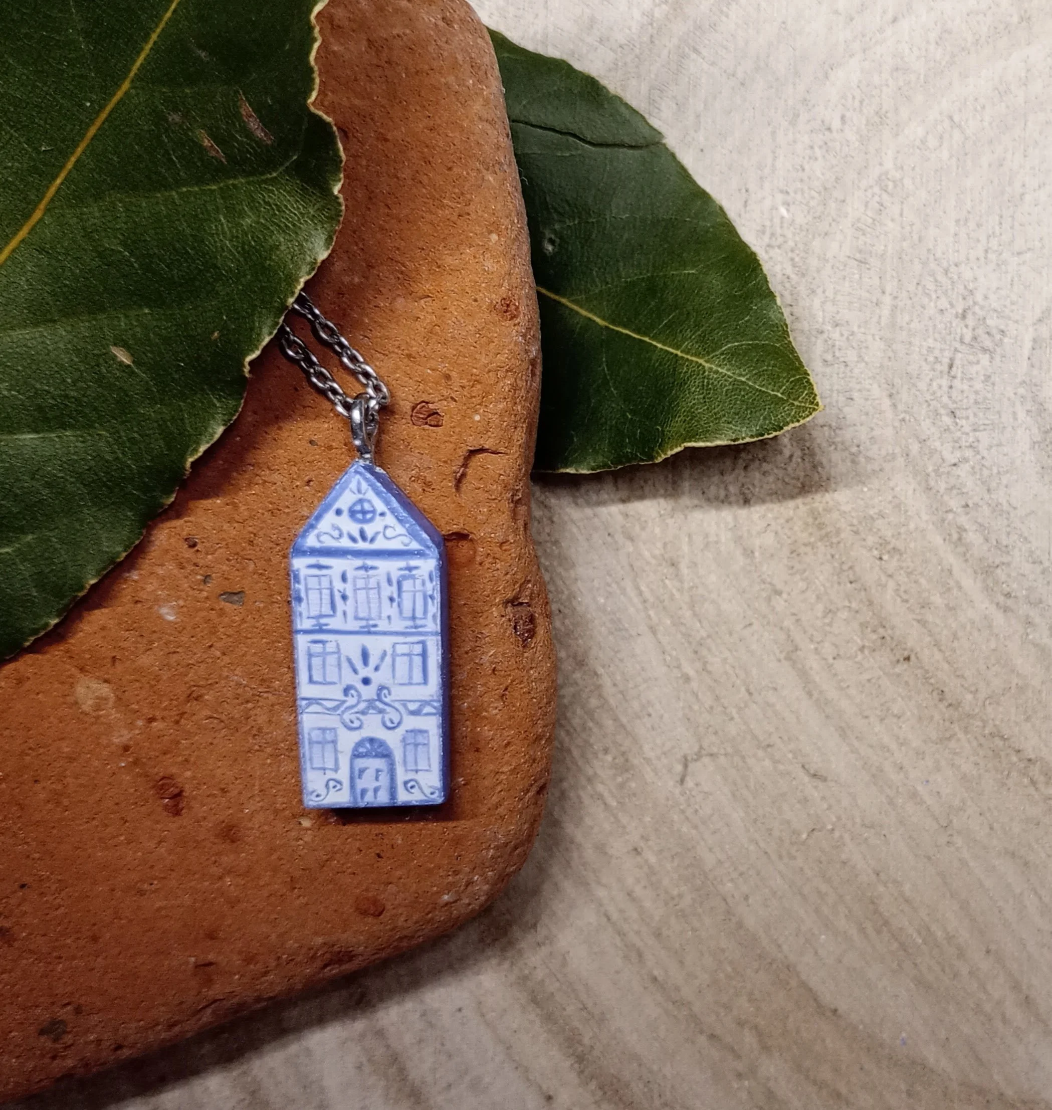 Dutch Houses Pendant