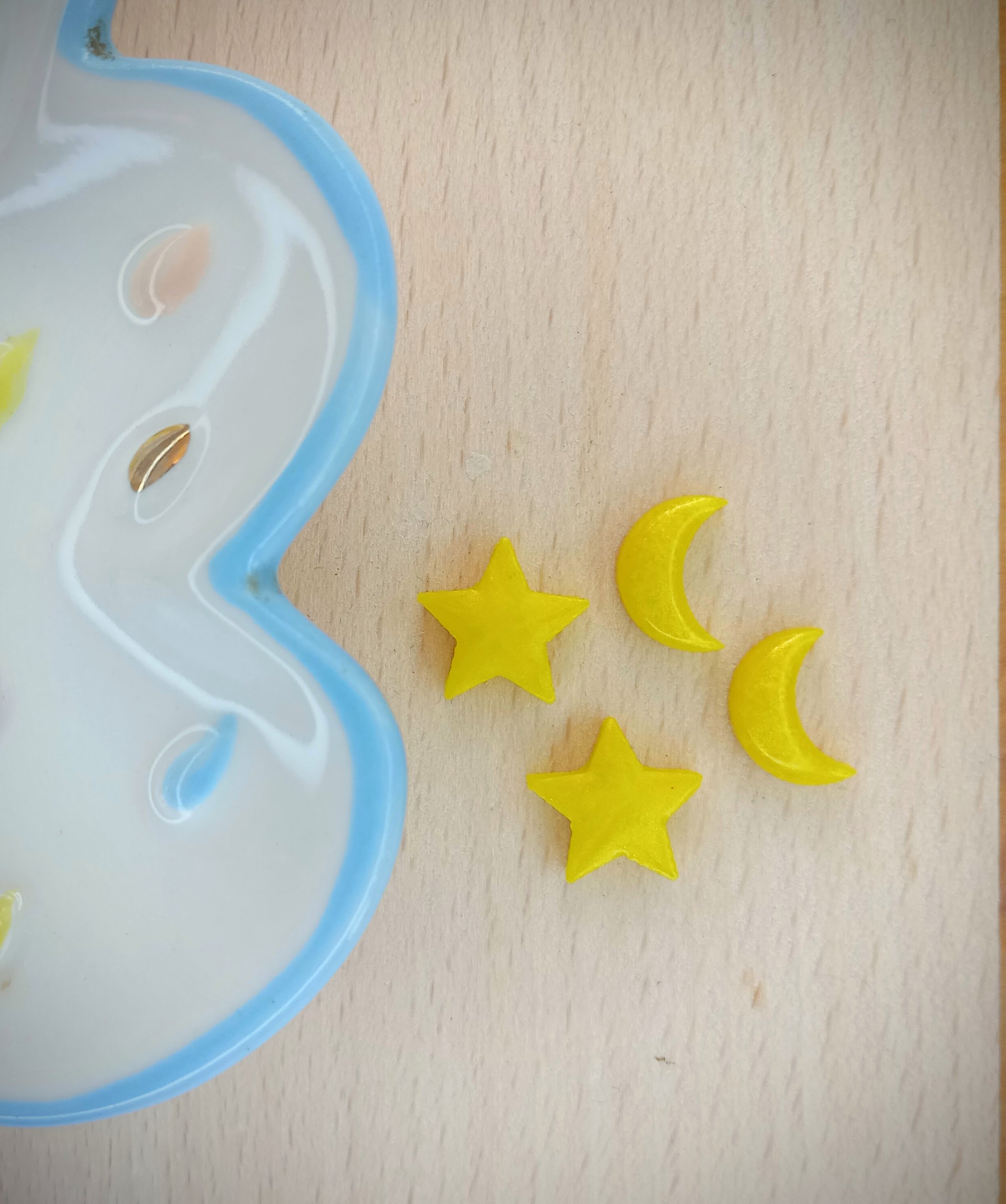 Suns, Moons And Stars