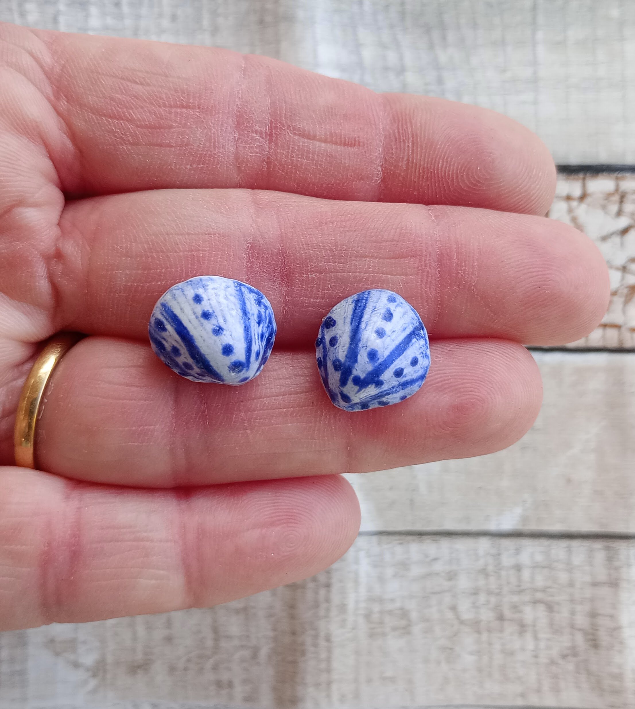 Shells Blue & White Earrings Size.jpg