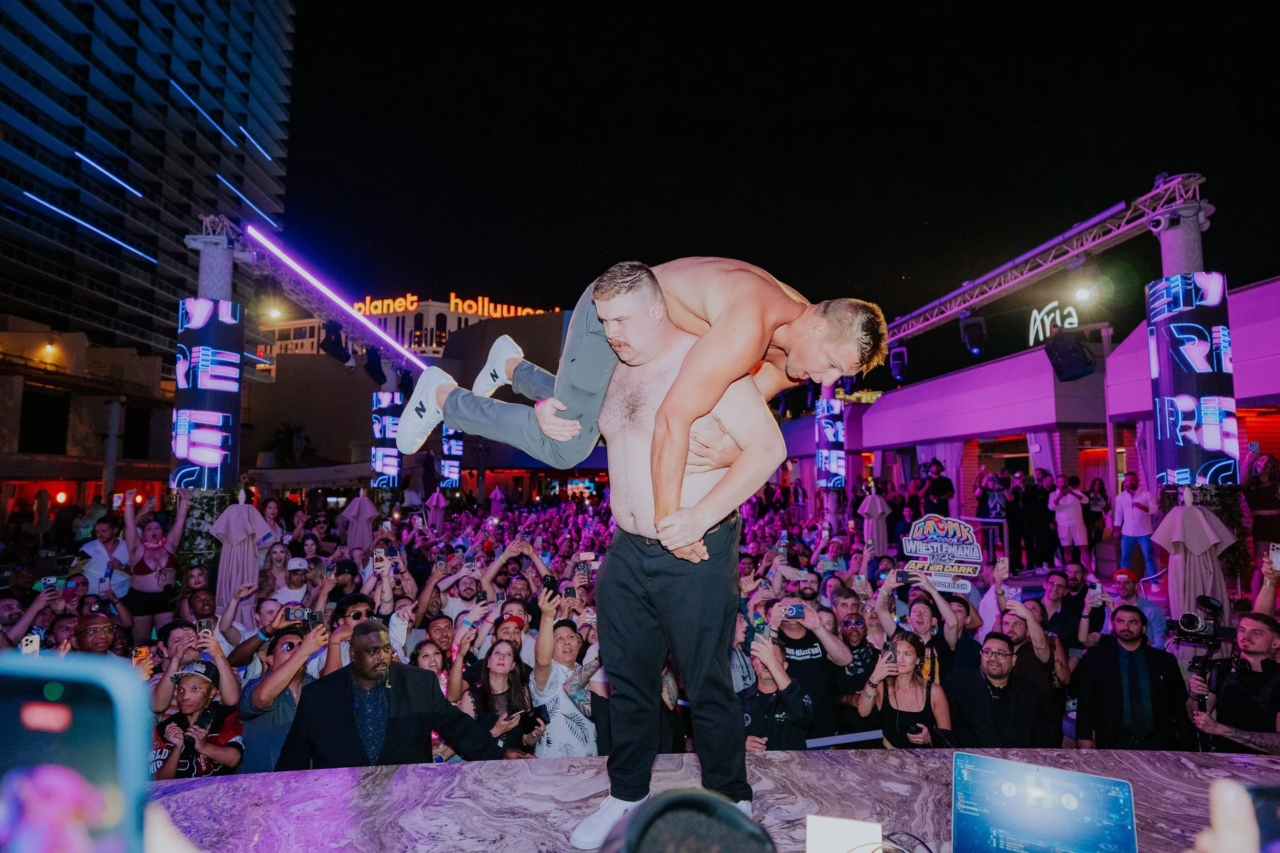 GronkBeach_DoorDashWendys_SamMarshall_04.19.26_HighRes-87 (2) (1).jpg