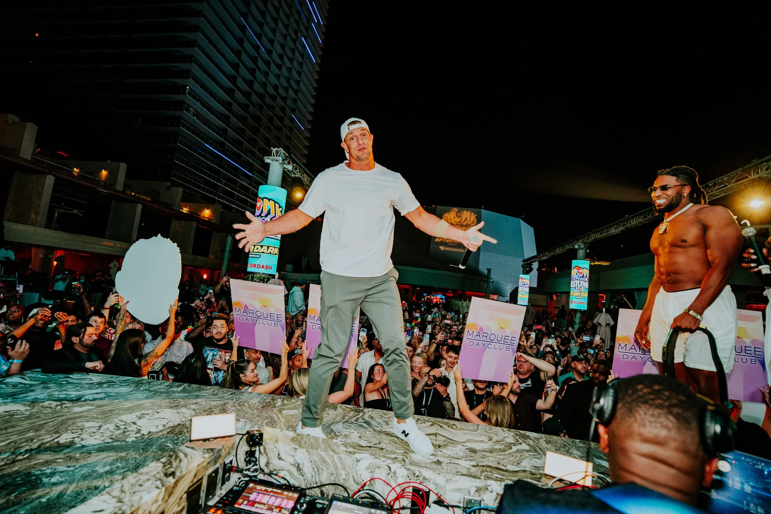 GronkBeach_DoorDashWendys_SamMarshall_04.19.26_HighRes-49 (2).jpg