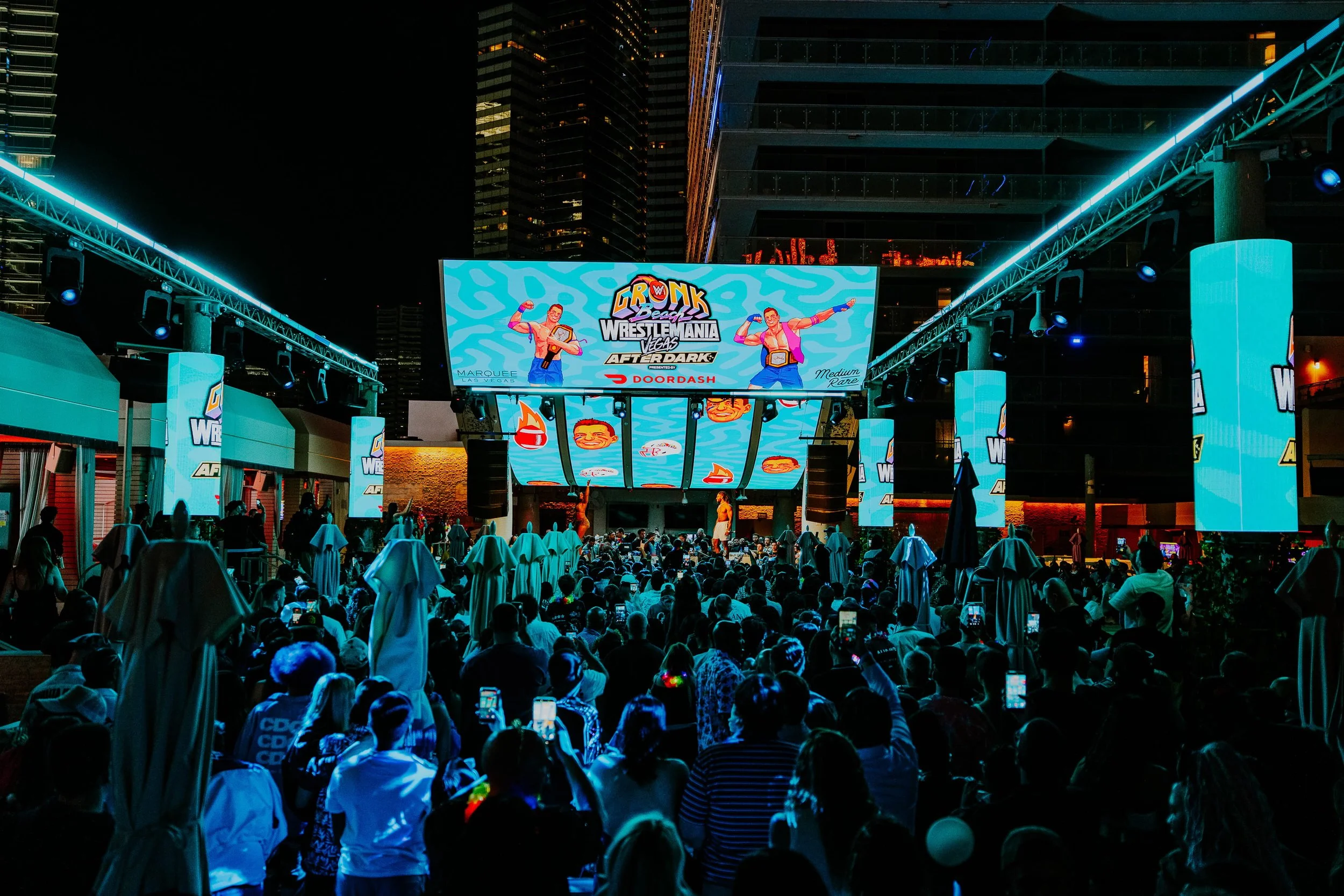 GronkBeach_DoorDashWendys_SamMarshall_04.19.26_HighRes-47 (1) (1).jpg