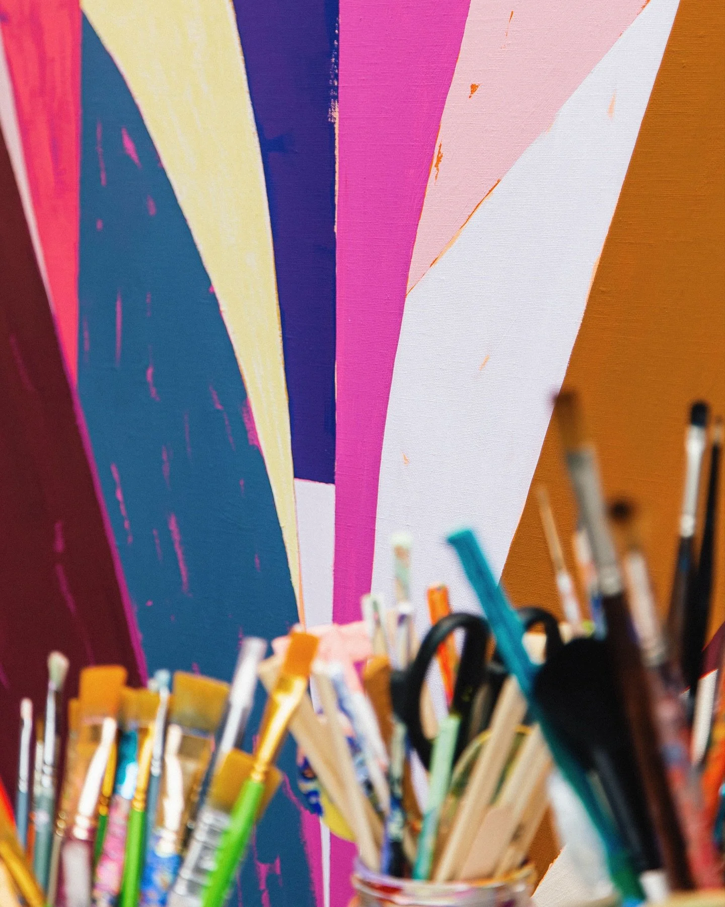 (Parenth&egrave;se fleurie) 🌸

Pendant que l&rsquo;automne s&rsquo;installe et que l&rsquo;hiver se profile, nous avons pris le temps &agrave; l&rsquo;atelier de cr&eacute;er une nouvelle s&eacute;rie d&rsquo;&oelig;uvres lumineuses et florales, une