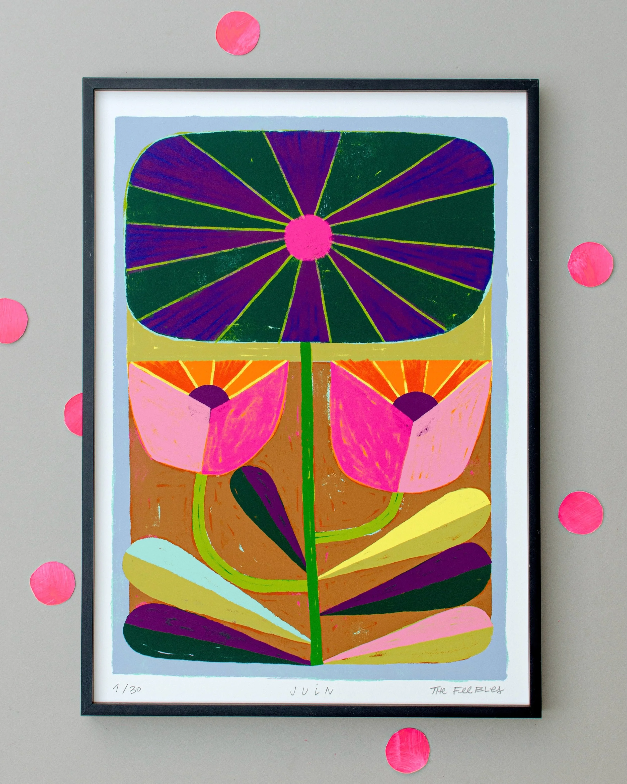 ✨ JUIN ✨
Un mois, un tirage.

Cette fois-ci, une fleur imaginaire aux couleurs impossibles, qui ne pousse que l&agrave; o&ugrave; l&rsquo;on prend encore le temps de r&ecirc;ver.

Nouveau tirage &eacute;dit&eacute; &agrave; 30 exemplaires seulement, 