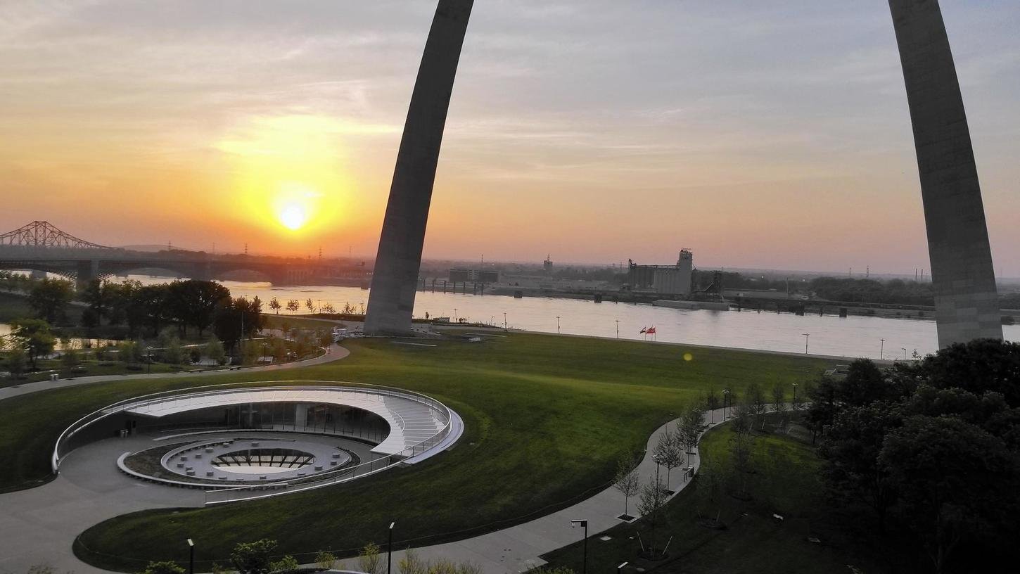 ct-cth-st-louis-arch-trav-museum-ent-20180605.jpg