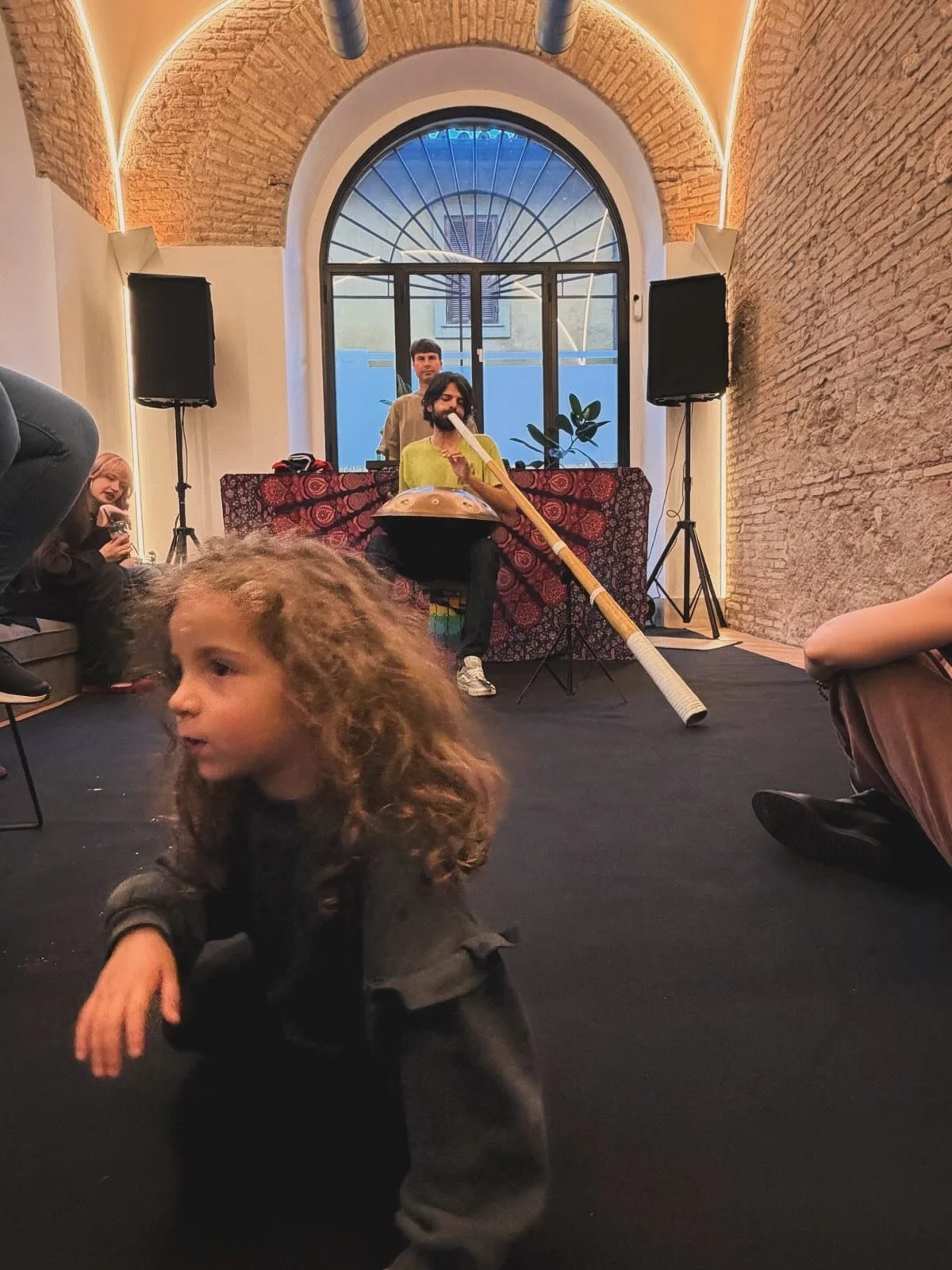 A few weeks ago, we gathered for This Is How We Bloom to welcome spring in true Aura fashion: good food, great music, meaningful conversations, and a little time together off the mat. 

What began as an evening of sharing slowly unfolded into a dance