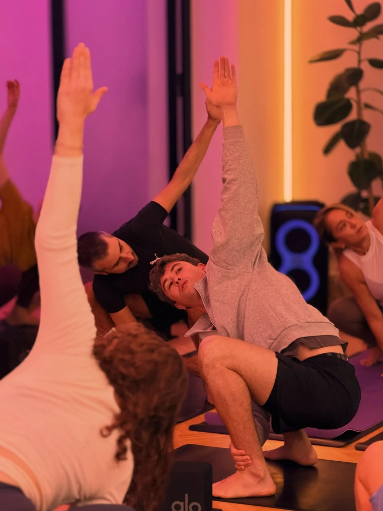 ALO + AURA | Strength in Motion Community class. 

Thank you @alo for making it happen, @kierannrickell for bringing the heat, and everyone who joined us this morning.

More good things coming. Keep an eye on our schedule. 🖤

AURA Strength every Thu
