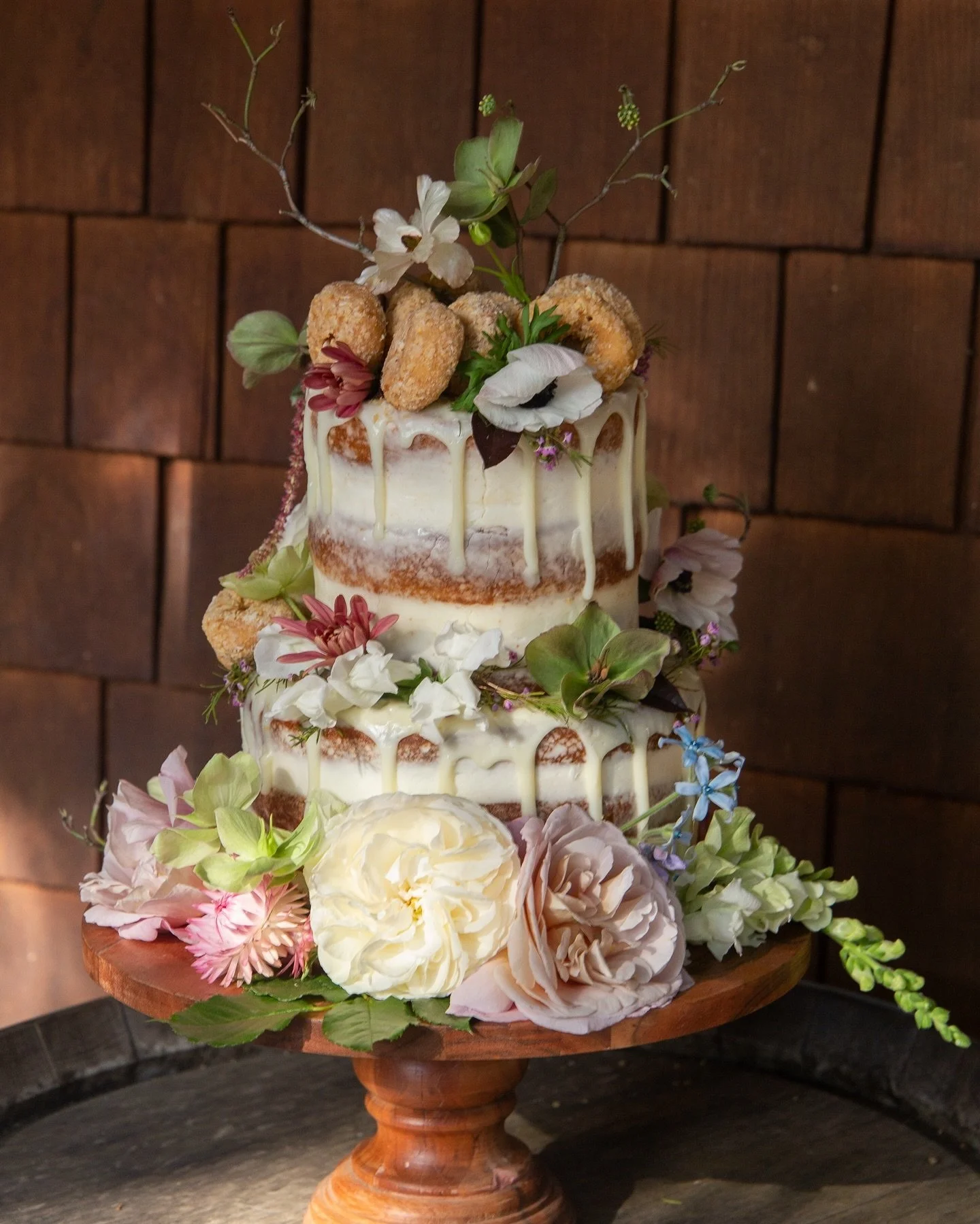 Paige + Poppy&rsquo;s cake, made for them by their family friend. // Carmel Valley, CA. 05.17.23

#weddingphotography #weddingphotographer #carmelvalleywedding #carmelvalleyweddingphotographer #californiawedding #californiaweddingphotographer #palmsp