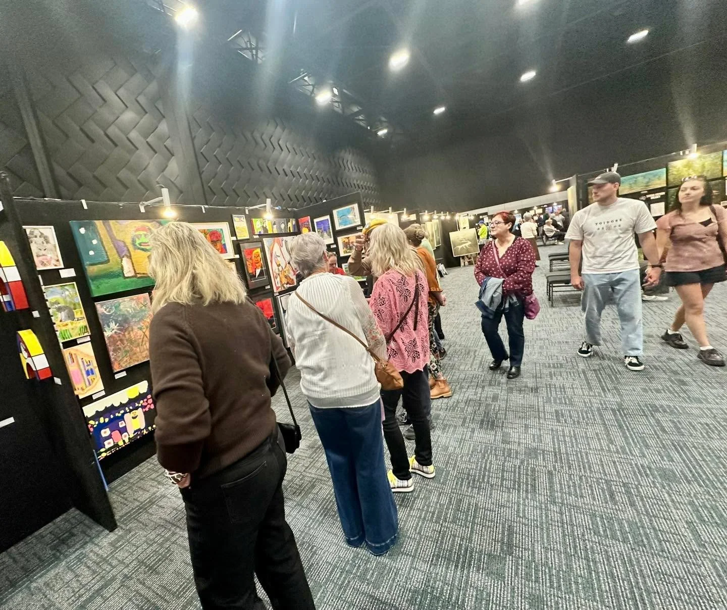 It&rsquo;s a very busy day @christchurchartshow 
9 artists from The White Room and lots of visitors to talk to.