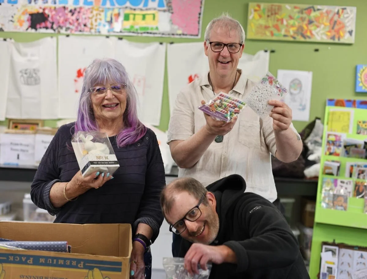 Massive thank you to Linda for calling into the studio with a donation of art materials. Nigel and Stevie pictured here with Linda gladly accepting the goods! 

We are always so grateful to receive quality donated materials to help keep our studio cr