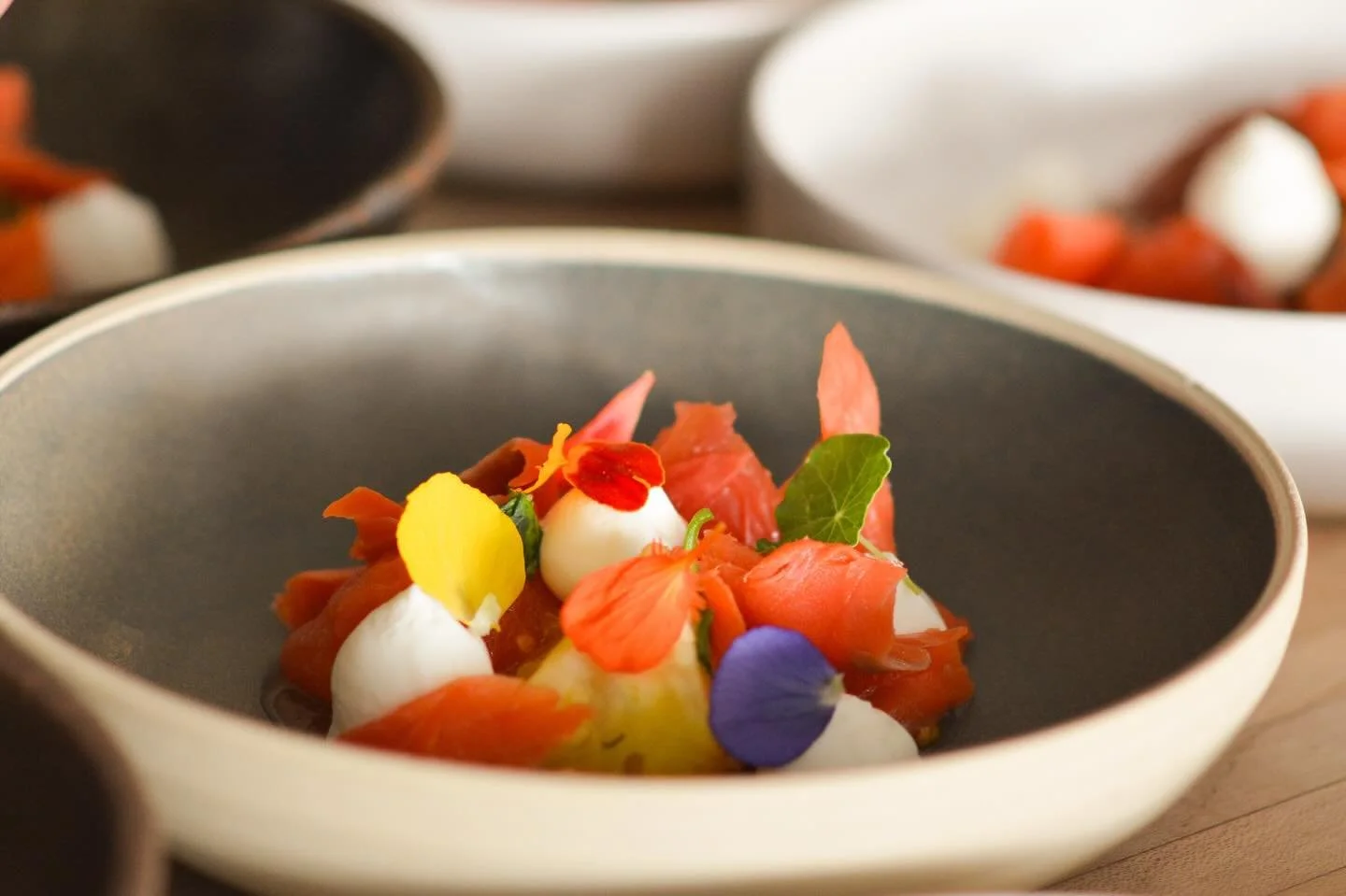 Venetian Masquerade Dinner

February 14th 6pm

MENU 
Kholrabi Satchel &amp; Prosecco 

Sourdough focaccia + Olive oil 

Cicchetti 
-Marinated red pepper 
-Ricotta, date, hot honey
-Sardina 
-Tomato

Calamari ripieni
- stuffed squid, sugo pomodoro 

R