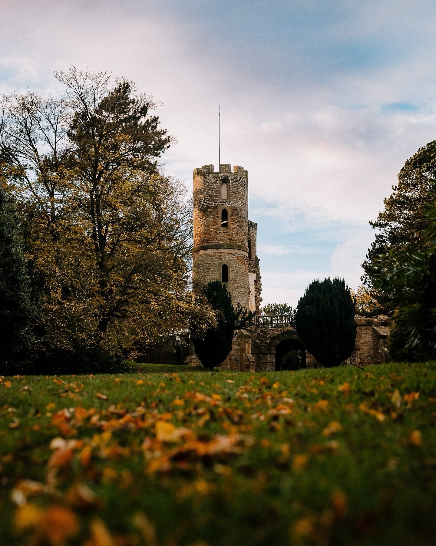 Can you name that tower/castle? 🏰

Clue: It&rsquo;s part of what&rsquo;s left standing of a remnant of an old folly on a property that&rsquo;s now managed by the @nationaltrust in England. 🤔

Be sure to let me know in the comments what you think it