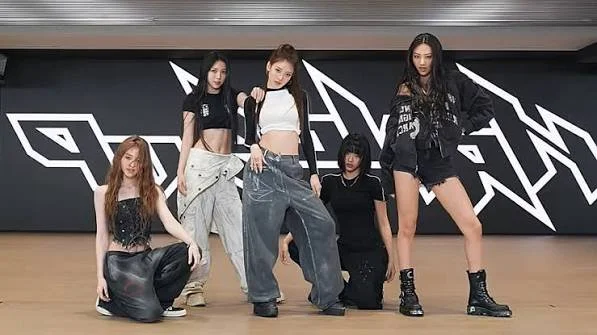 'Hands Up' by MEOVV dance break - NYC class