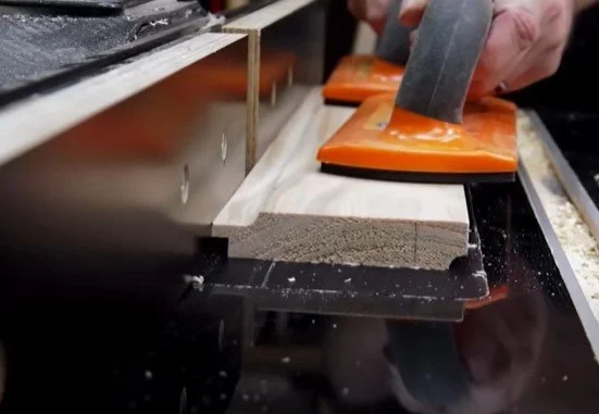 THE BEST ROUTER TRICK I KNOW - MAKING PICTURE FRAMES WITH REGULAR ...
