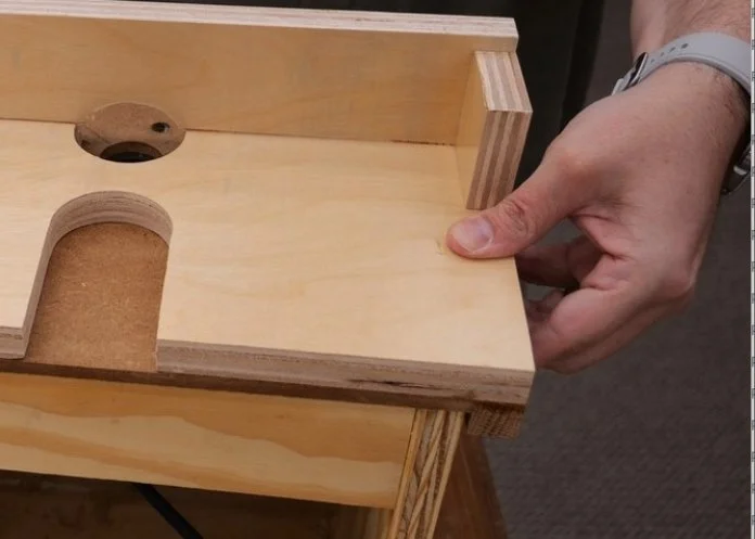 attaching a second runner to the router table fence