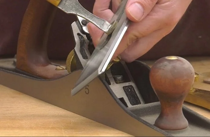 taking a handplane apart for sharpening