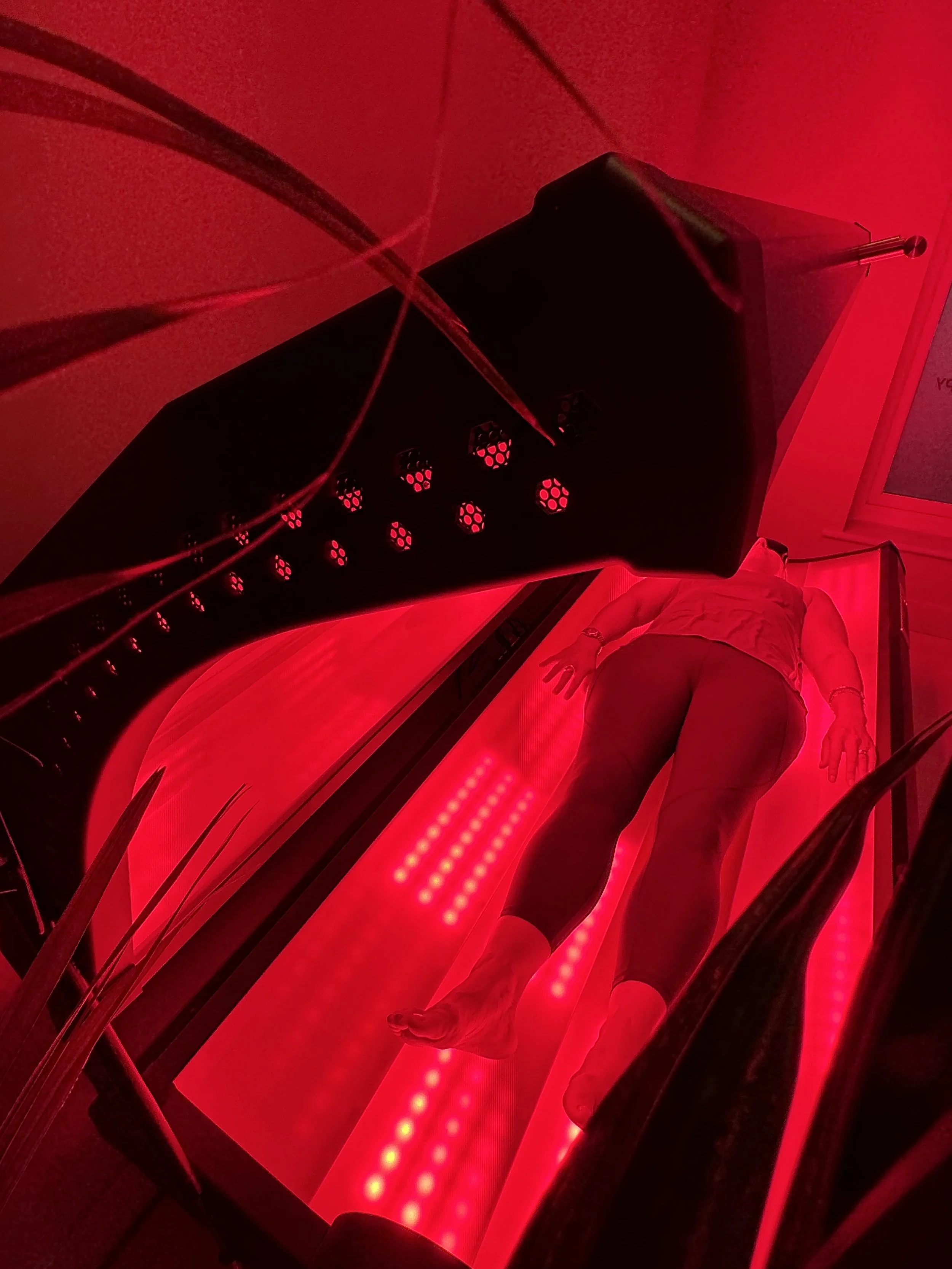 Full-body red light therapy session using NovoTHOR photobiomodulation to support skin health and inflammation balance