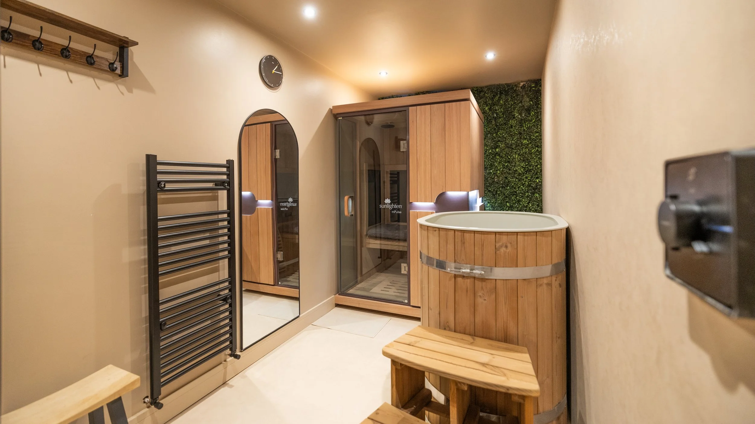 Contrast Therapy Room