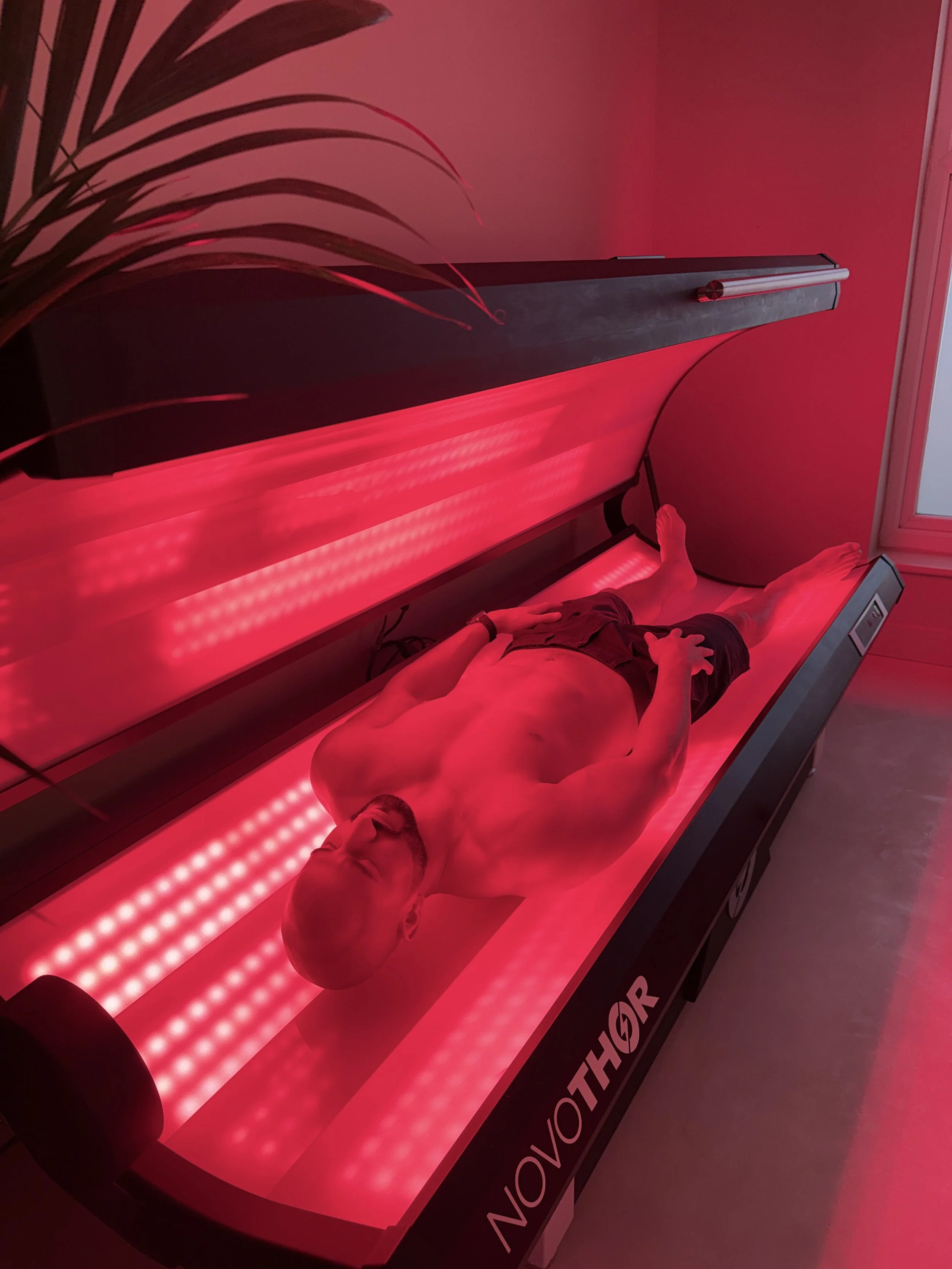 Red Light Therapy - NovoThor at ReGen Rooms