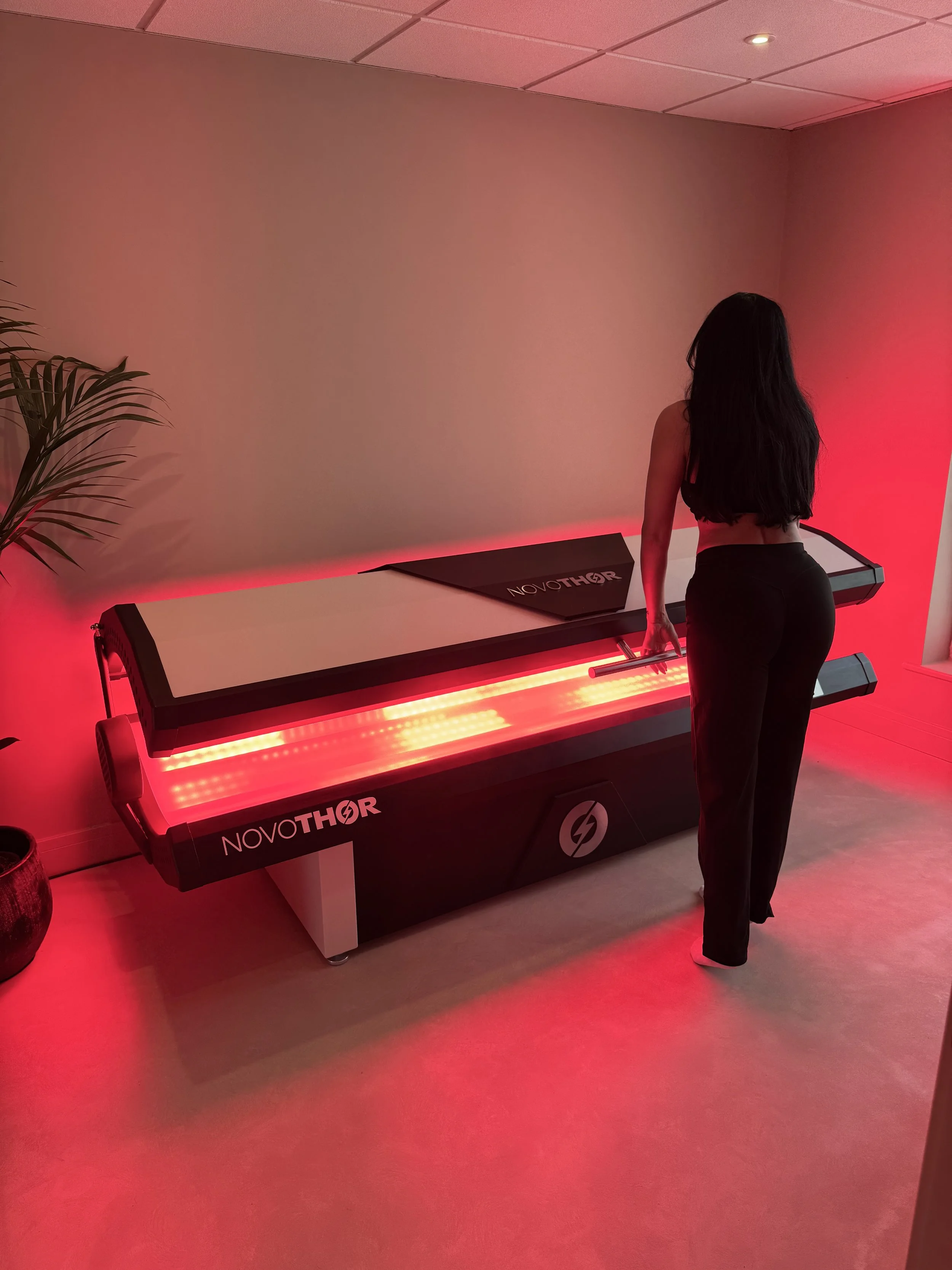 Red Light Therapy - NovoThor at ReGen Rooms