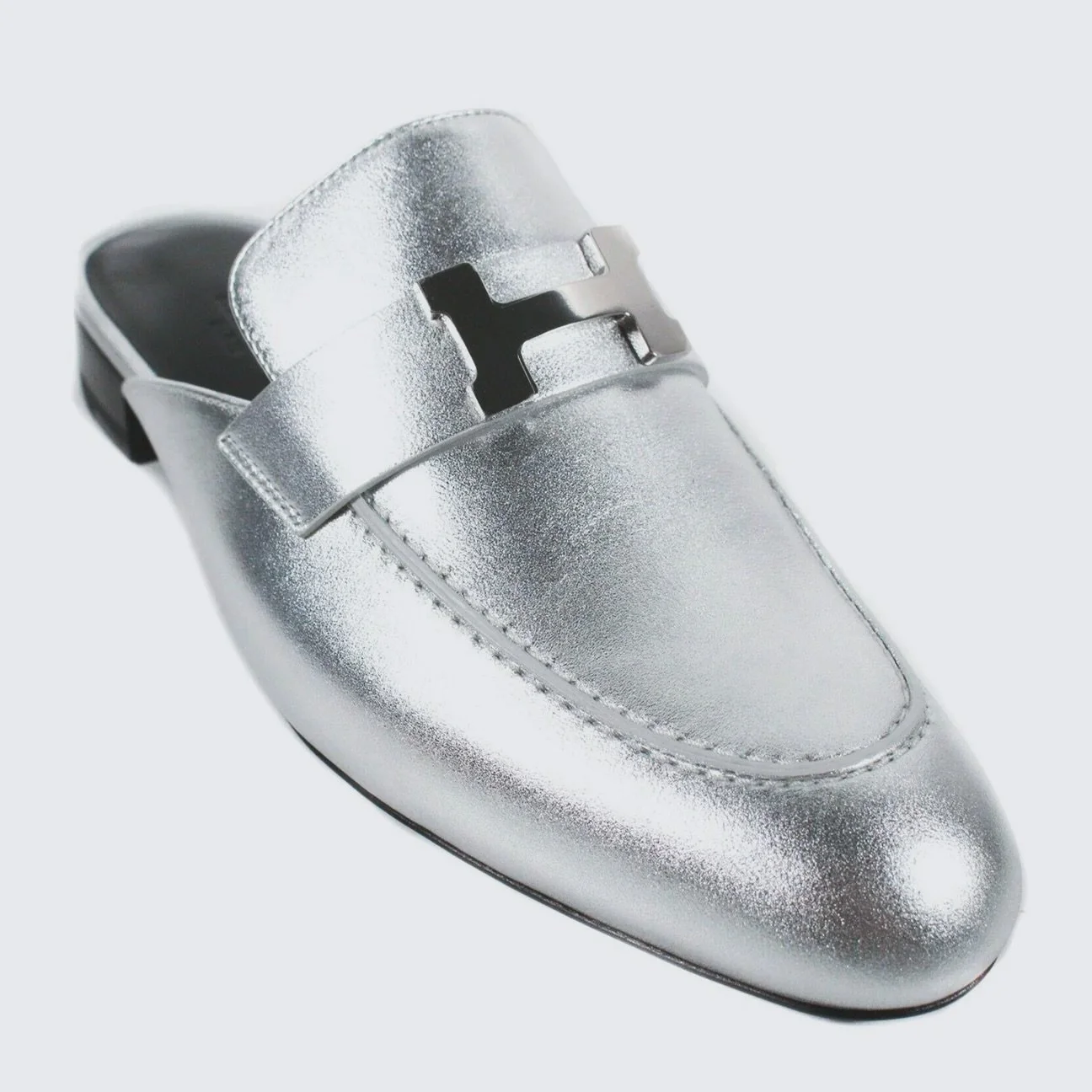 New Arrival: Hermes Trocadero Mules in silver grained leather ✨