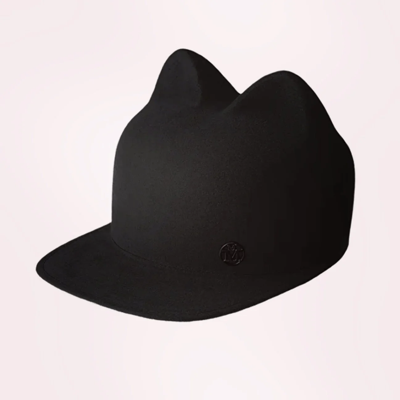 I like your ears. New arrival from Maison Michel in black felted wool 👀 
.
.
.
#maisonmichel #maisonmicheljamie