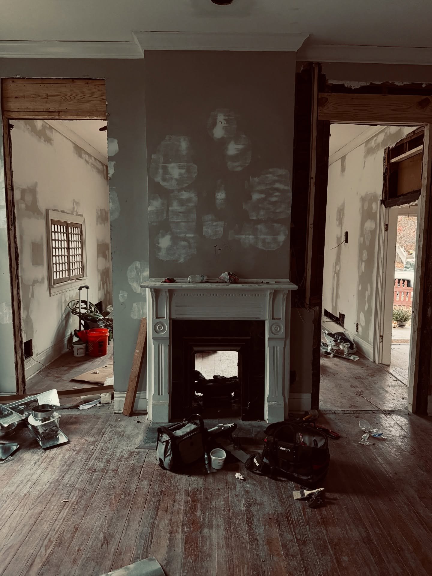 A week behind the curtain