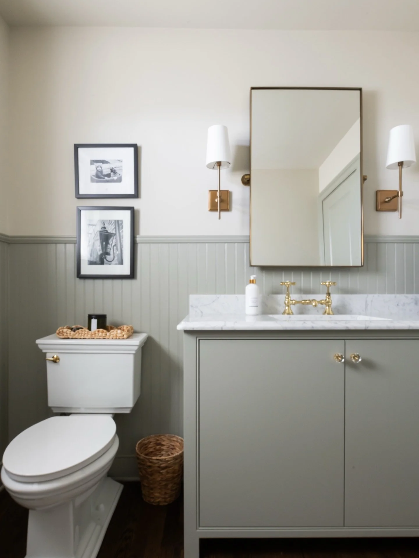 Sometimes the fixtures steal the show 

Builder: @leverickhomes 
Design: @studio36design 
Photo: @allisonelefantephoto 
Fixtures: @signaturehw