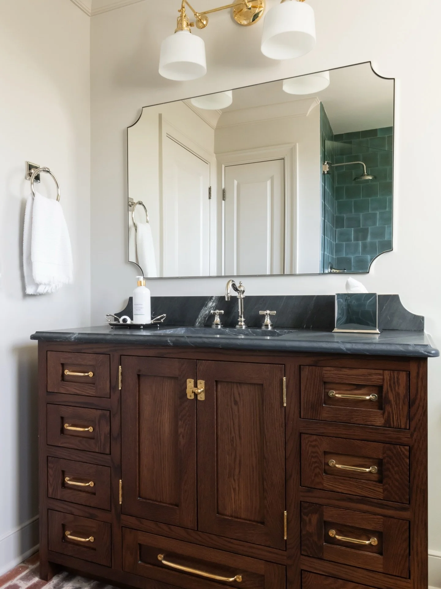 A reserved statement for this VIP2 bathroom

Builder: @leverickhomes 
Photo: @allisonelefantephoto