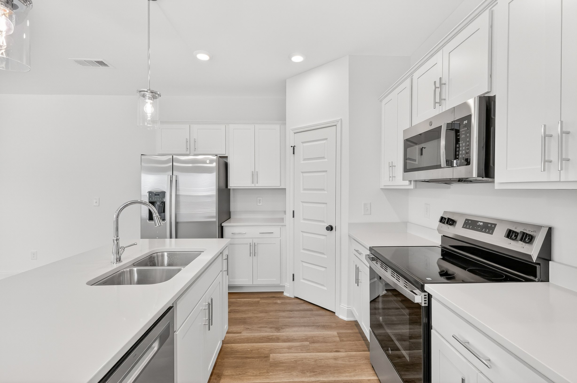 Lakeside Townhome 1 (WEB) (9 of 29).jpg