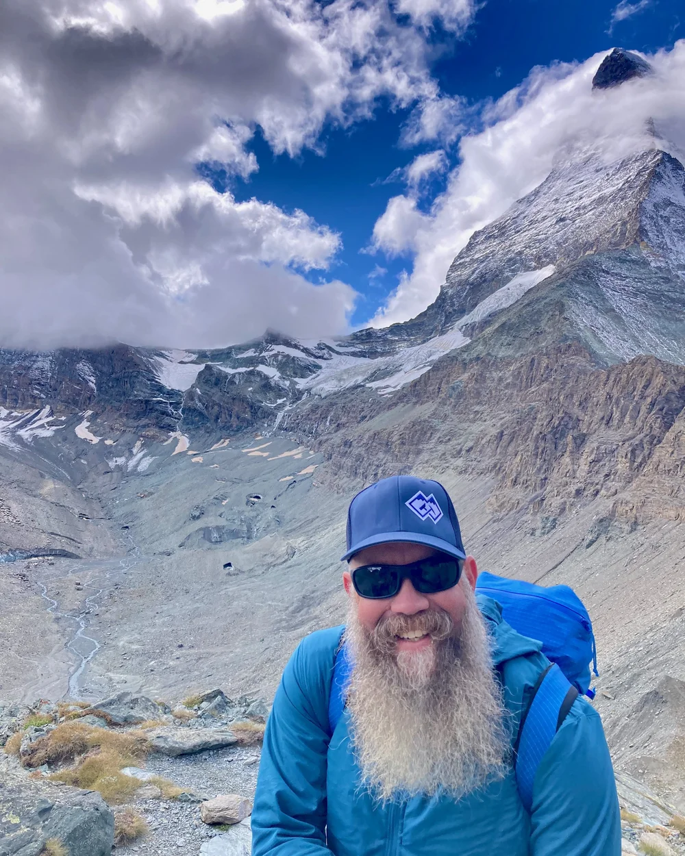 Hiking up to the Hörnlihütte.