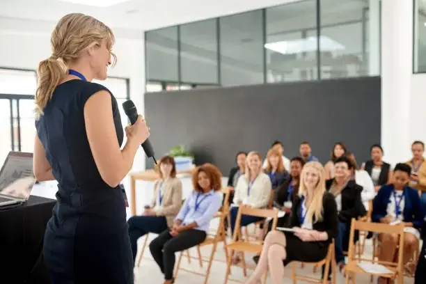 What to Look for When Booking a Leadership Speaker for Executive Teams